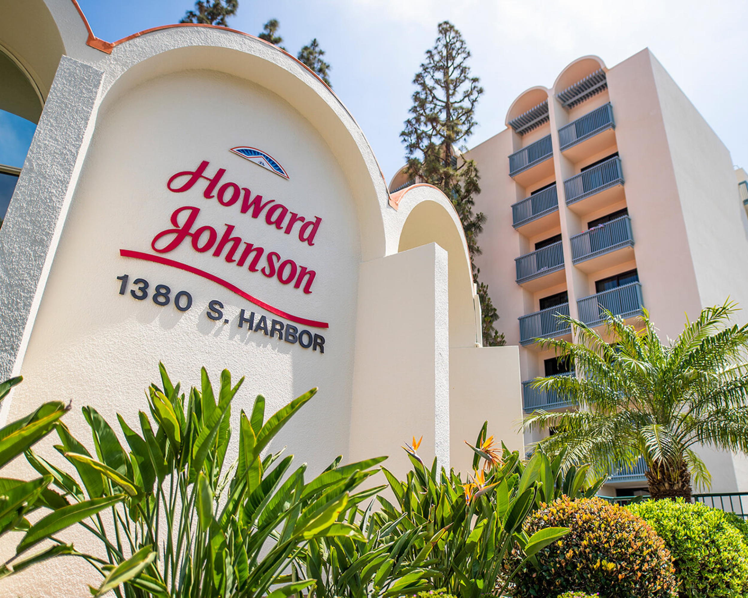 Howard Johnsons Guest Room Remodel