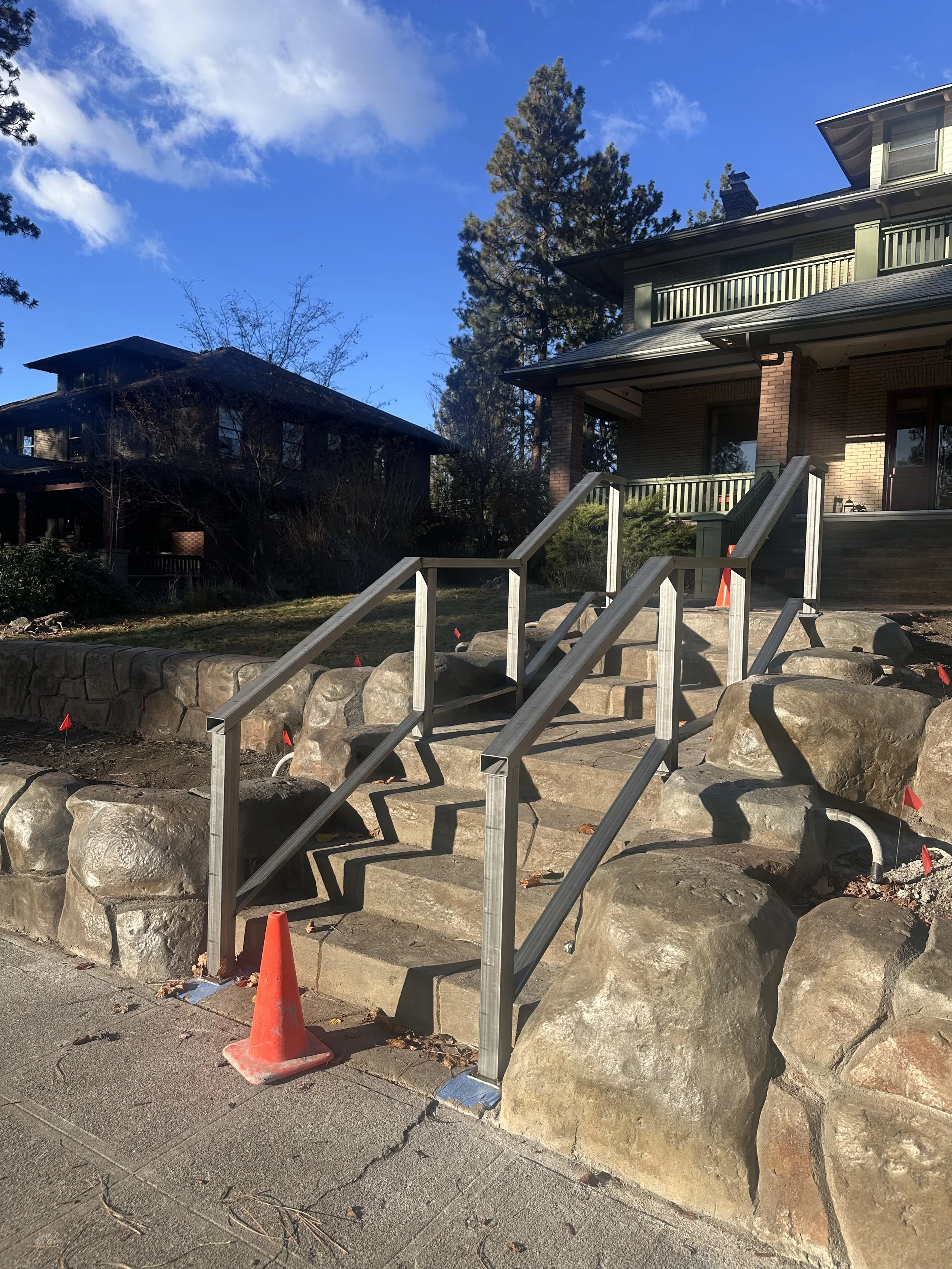 Rock&Petal - FAB ONSITE (handrail).jpeg