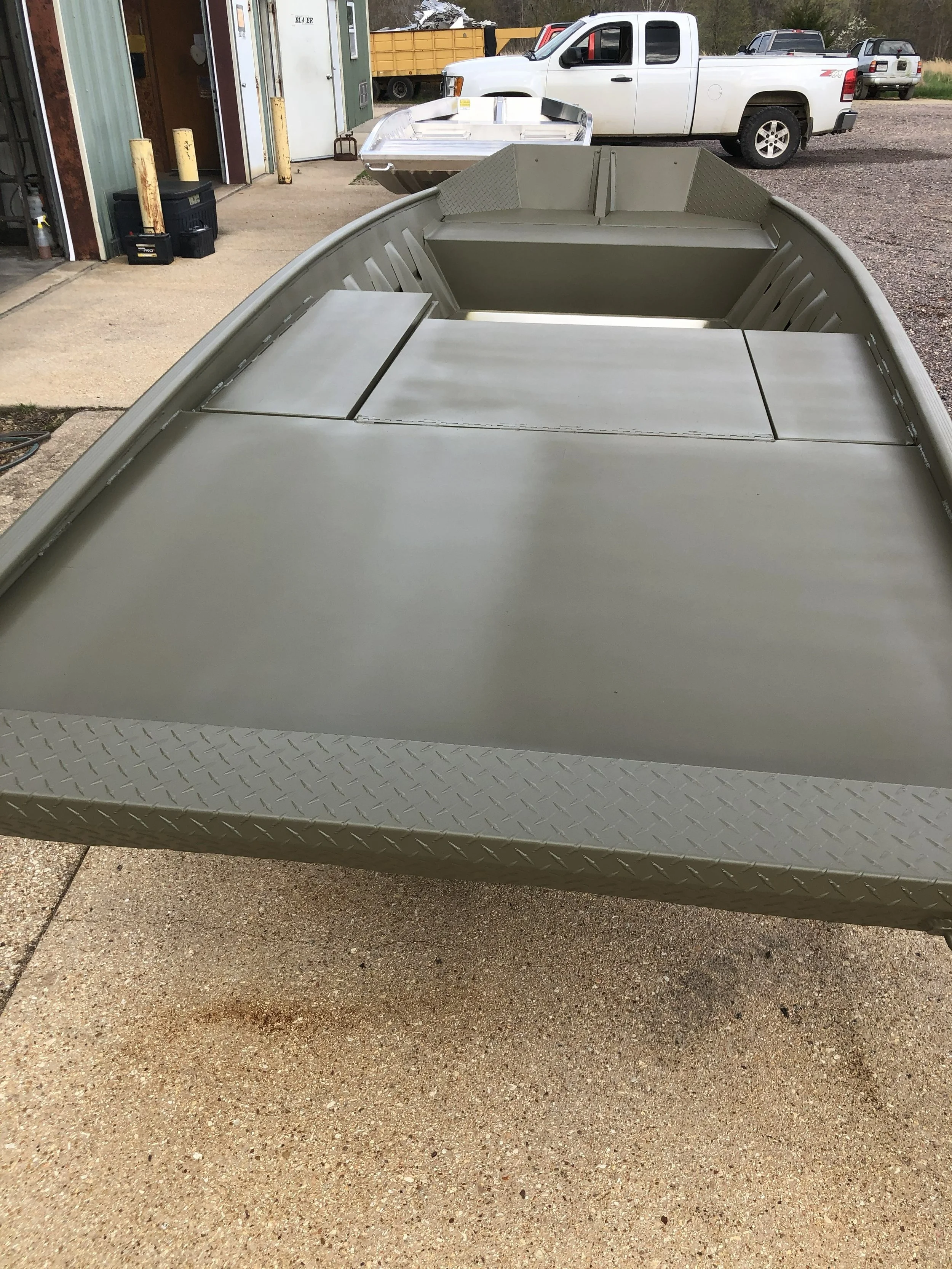 18-52 SS, 27" Transom, 48" deck, Split 24" Extension with Rod Box Cutout, 36" Rod Box,
18" Cross Seat, Drop Corners, Flip Lid