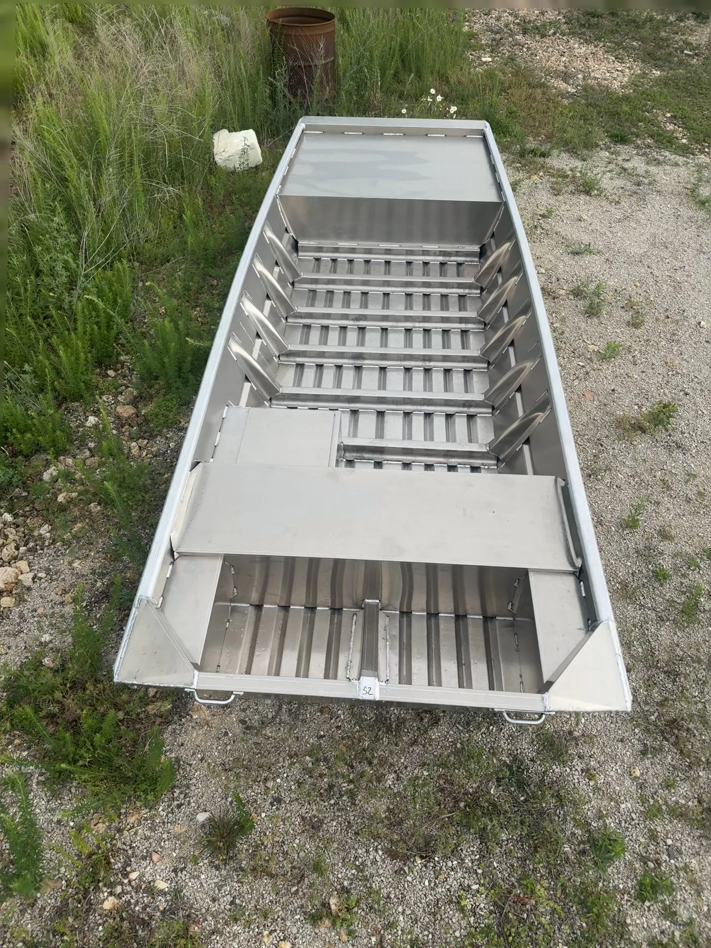 15-48 STD, 21" Transom, 40" Deck, 18" Cross Seat, 18" Dry Box