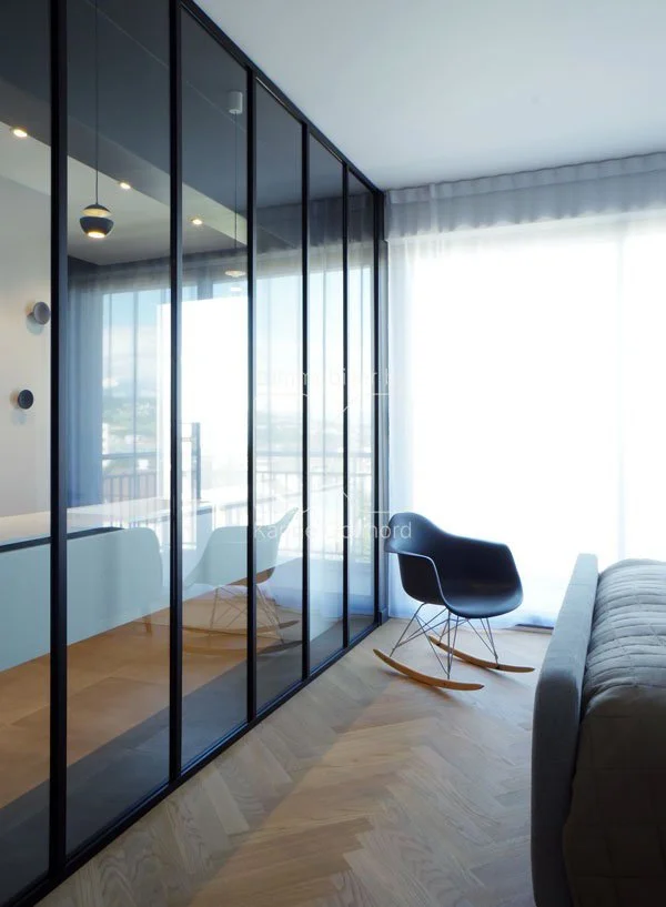9 Vue salle de bains depuis suite parentale.jpeg