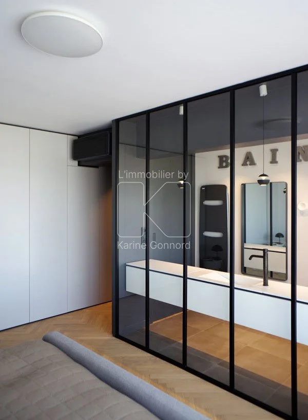 10 Vue verrière SdB depuis la chambre.jpeg