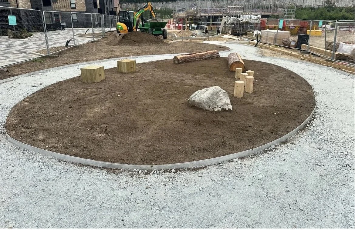best landscapers near me, landscaping,  site work, contractor, expertly installed, beautiful design, reliable contractor, quick and amazing result. Essex, south east England, London, Kent hertforshire, near me
