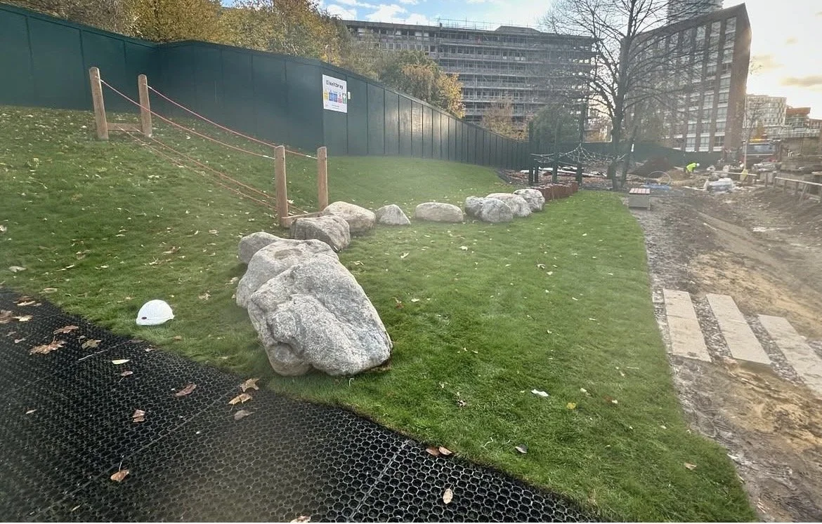 best landscapers near me, landscaping,  site work, contractor, expertly installed, beautiful design, reliable contractor, quick and amazing result. Essex, south east England, London, Kent hertforshire, near me