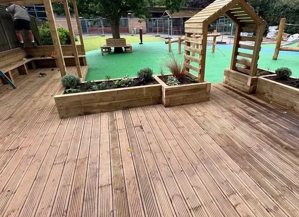 best outdoor wooden structures and carpenters near me,  landscaping,  site work, contractor, expertly installed, beautiful design, reliable contractor, quick and amazing result. Essex, south east England, London, Kent hertforshire, near me