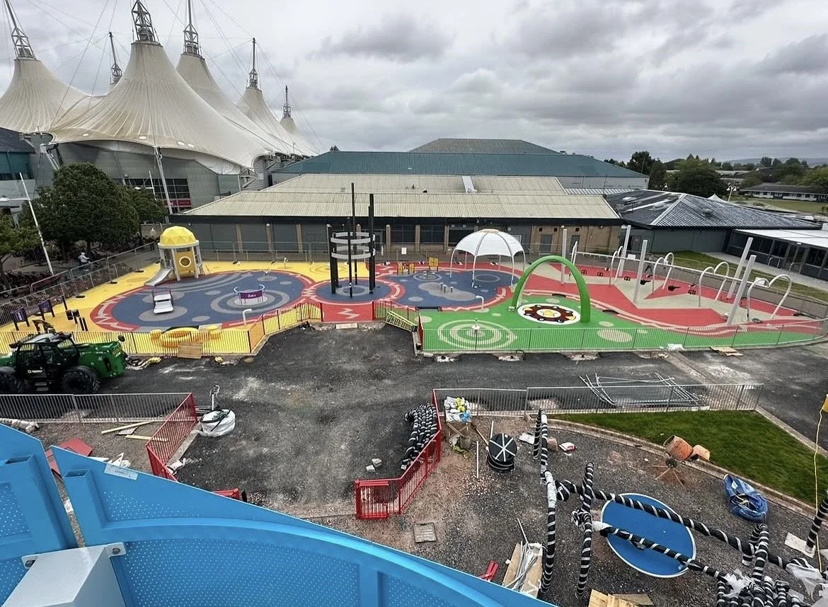 best playground installation near me, site work, contractor, expertly installed, beautiful design, reliable contractor, quick and amazing result. Essex, south east England, London, Kent hertforshire, near me