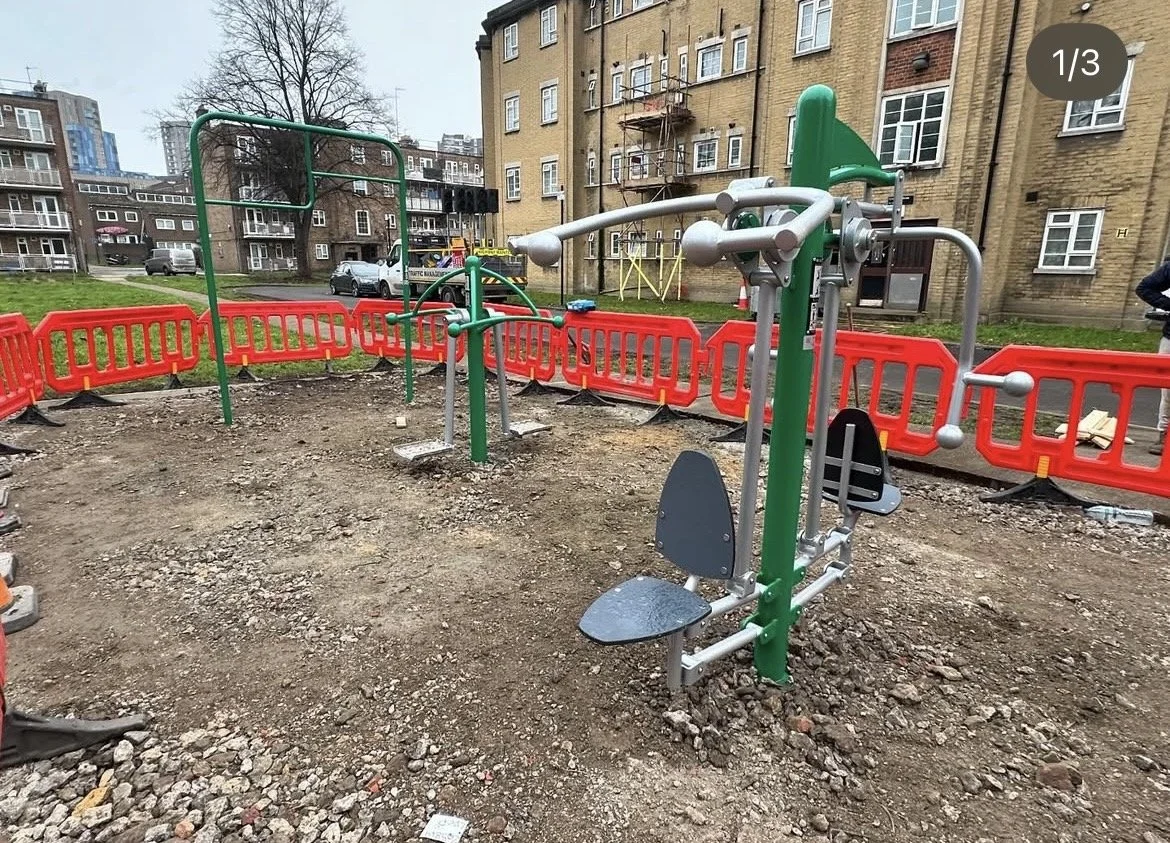 best playground installation near me, site work, contractor, expertly installed, beautiful design, reliable contractor, quick and amazing result. Essex, south east England, London, Kent hertforshire, near me