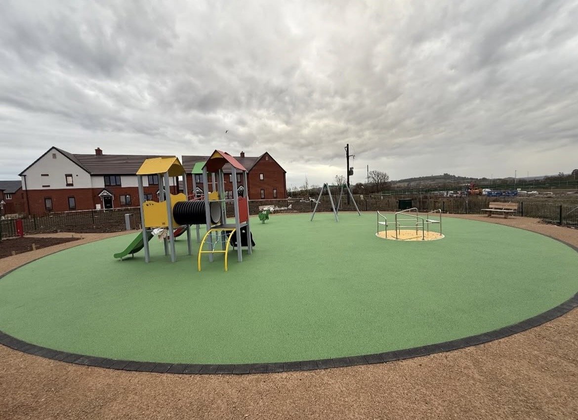 best playground installation near me, site work, contractor, expertly installed, beautiful design, reliable contractor, quick and amazing result. Essex, south east England, London, Kent hertforshire, near me