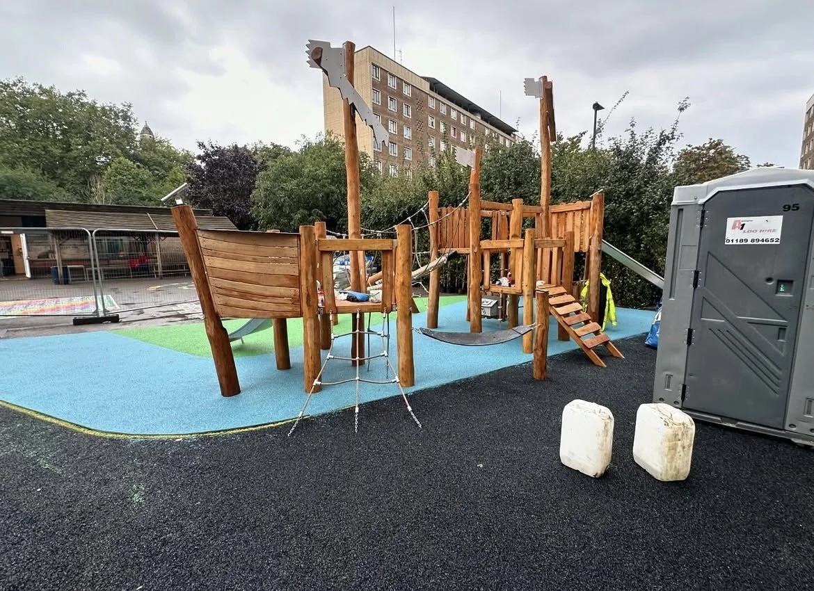 best playground installation near me, site work, contractor, expertly installed, beautiful design, reliable contractor, quick and amazing result. Essex, south east England, London, Kent hertforshire, near me