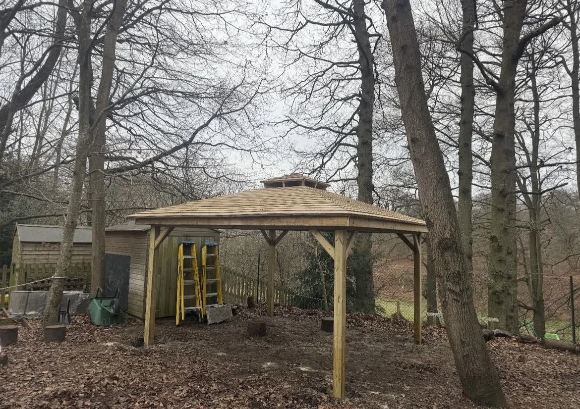 best outdoor wooden structures and carpenters near me,  landscaping,  site work, contractor, expertly installed, beautiful design, reliable contractor, quick and amazing result. Essex, south east England, London, Kent hertforshire, near me