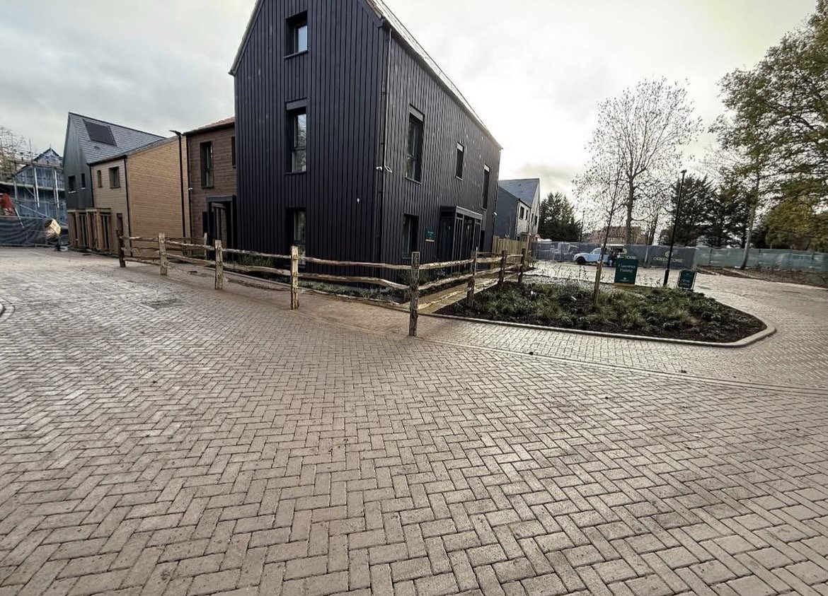 best patio builders near me, best driveway block paving near me,  landscaping,  site work, contractor, expertly installed, beautiful design, reliable contractor, quick and amazing result. Essex, south east England, London, Kent hertforshire, near me