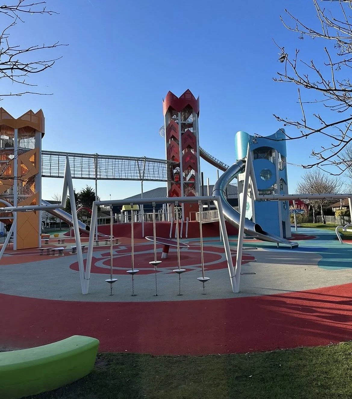 best playground installation near me, site work, contractor, expertly installed, beautiful design, reliable contractor, quick and amazing result. Essex, south east England, London, Kent hertforshire, near me