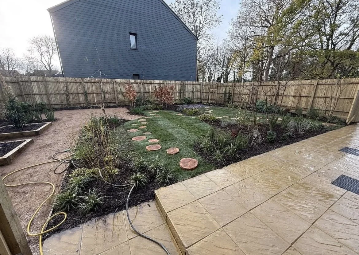 best landscapers near me, landscaping,  site work, contractor, expertly installed, beautiful design, reliable contractor, quick and amazing result. Essex, south east England, London, Kent hertforshire, near me