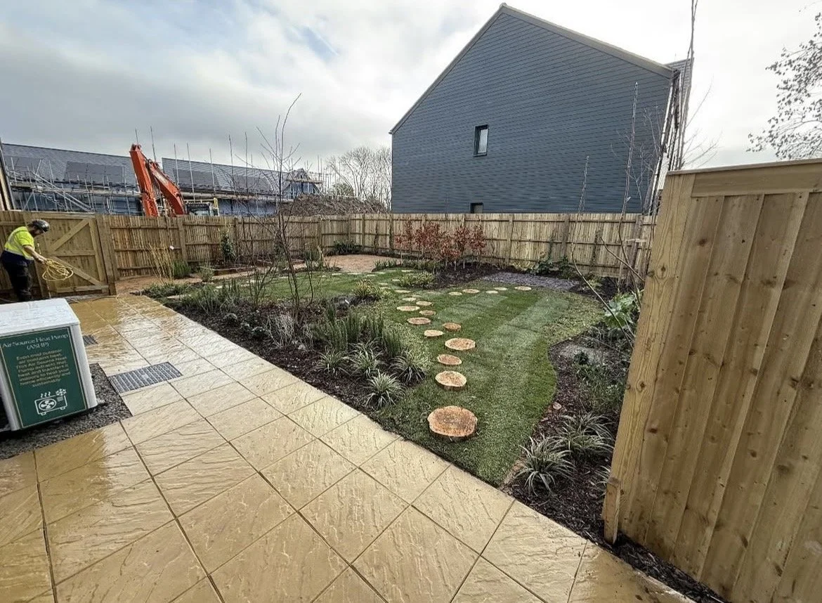 best landscapers near me, landscaping,  site work, contractor, expertly installed, beautiful design, reliable contractor, quick and amazing result. Essex, south east England, London, Kent hertforshire, near me