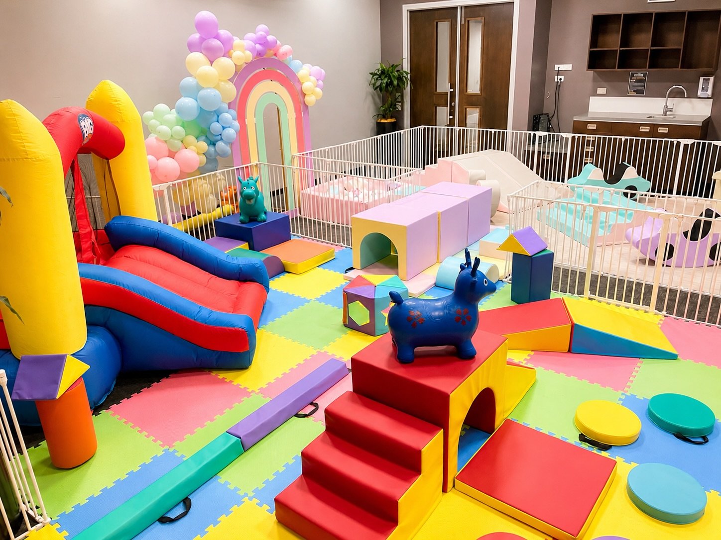 Check out the rainbow side featuring the mini bouncy castle! 🌈