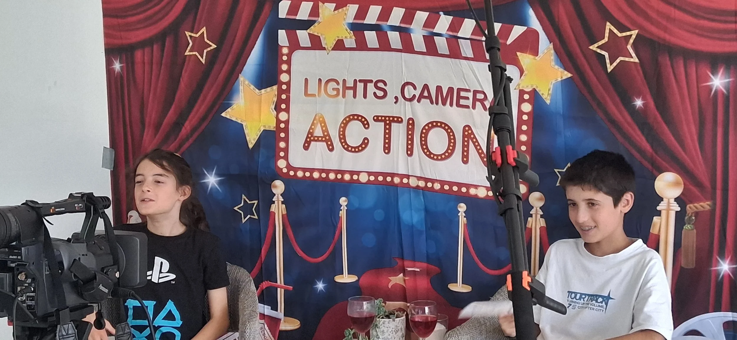 Talk Show to Interview the Cast and Crew of the Film