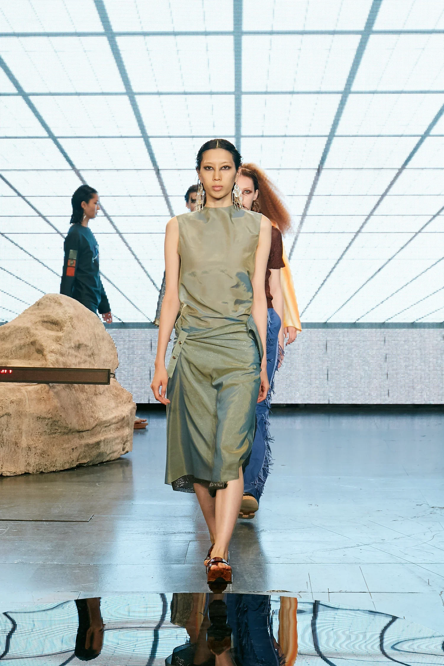 20210919_Eftychia_Front+of+House_look+24.webp