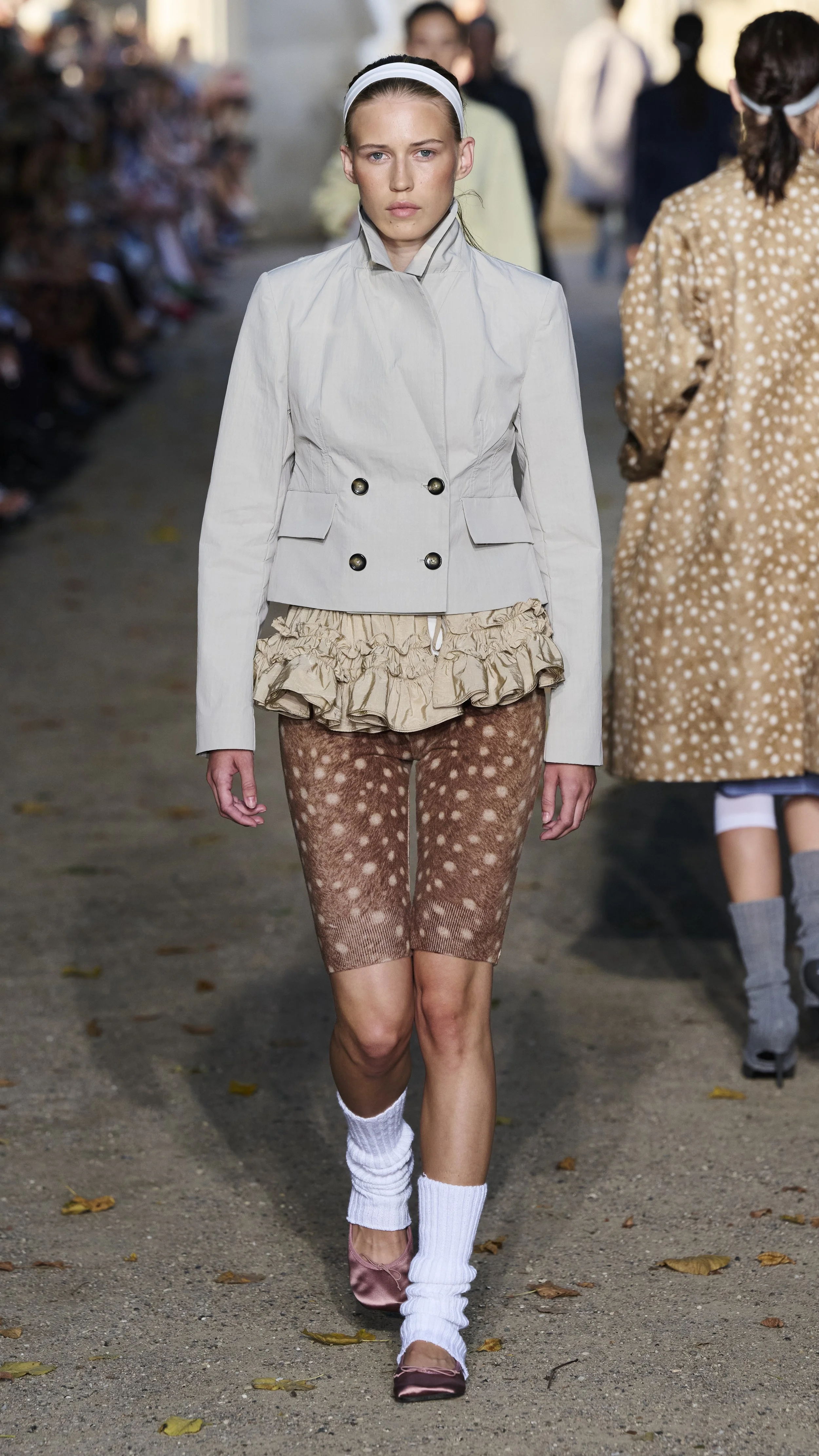 Look 10 of 30 Baum und Pferdgarten SS27.jpg