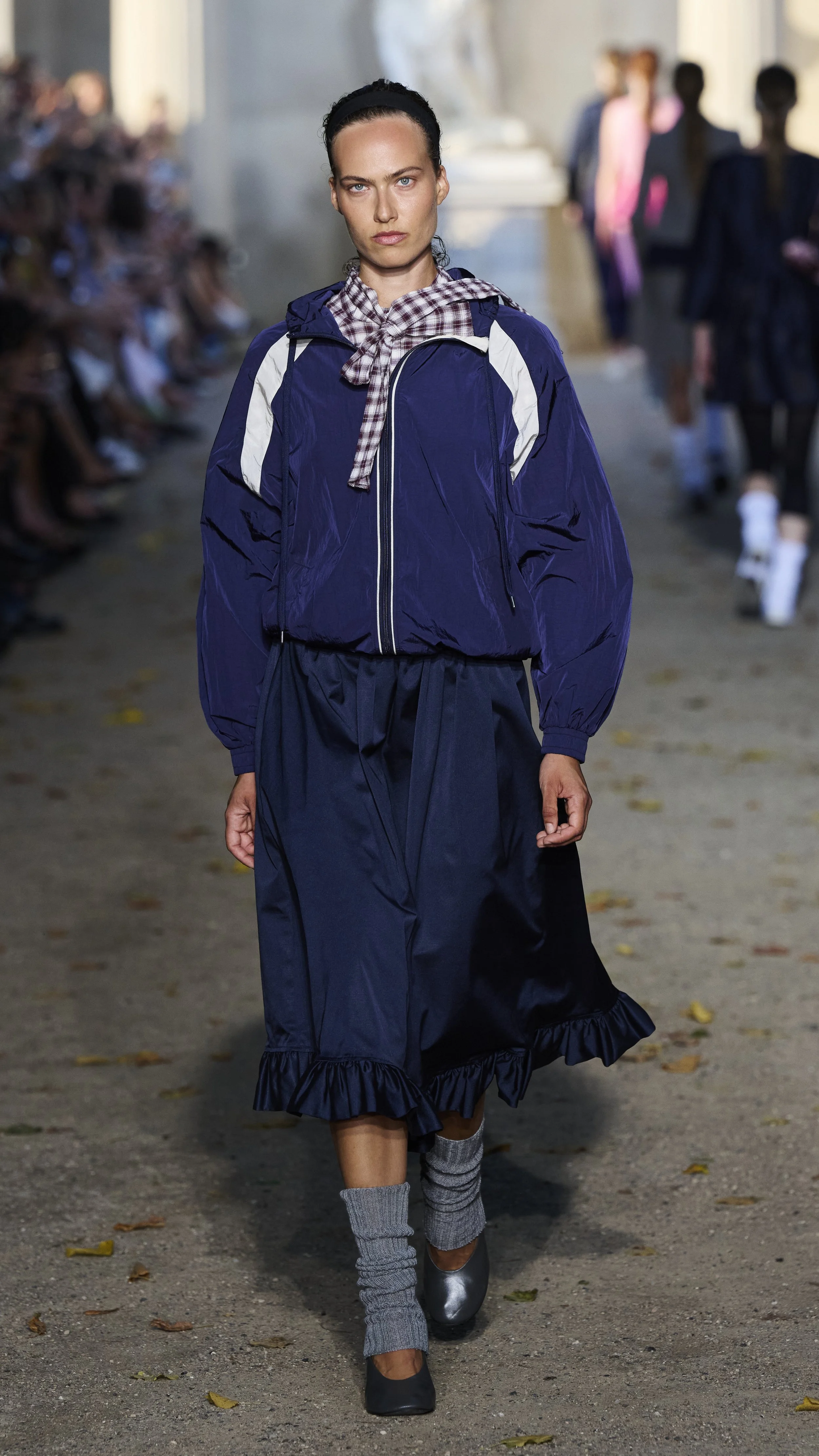 Look 30 of 30 Baum und Pferdgarten SS27.jpg