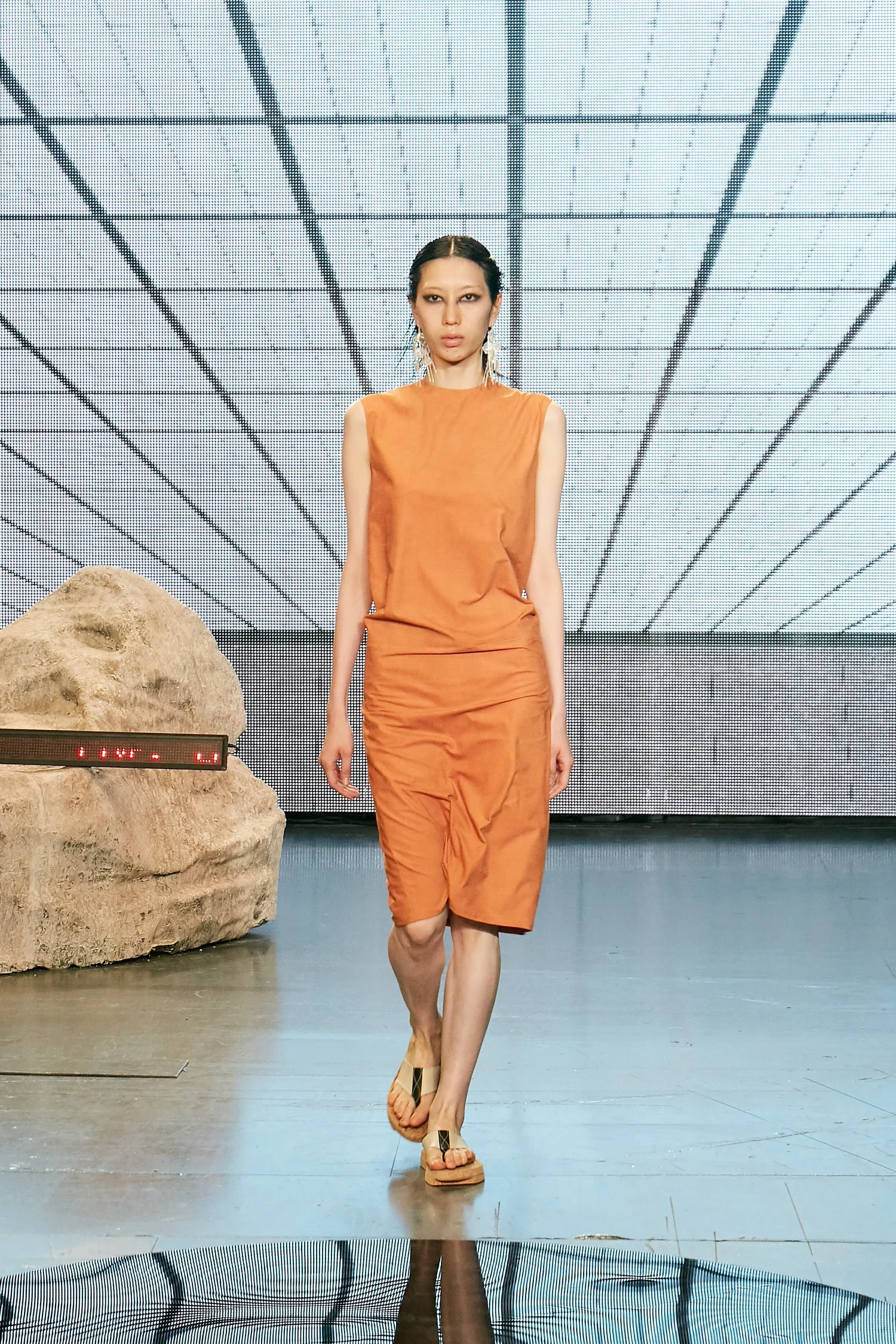 20210919_Eftychia_Front+of+House_look+8.webp