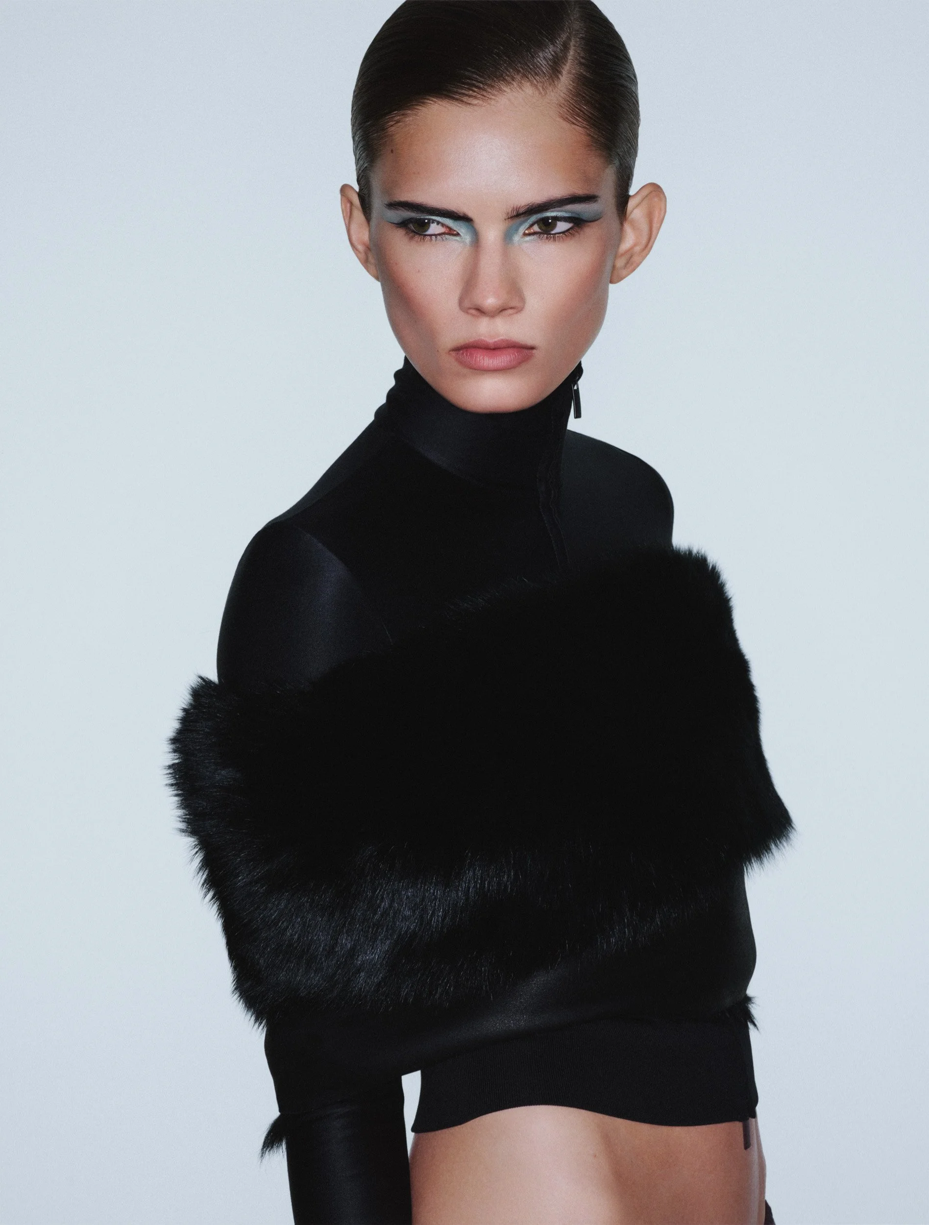 VOGUE_GREECE_SEPT26_JASON_KIM_009.jpg