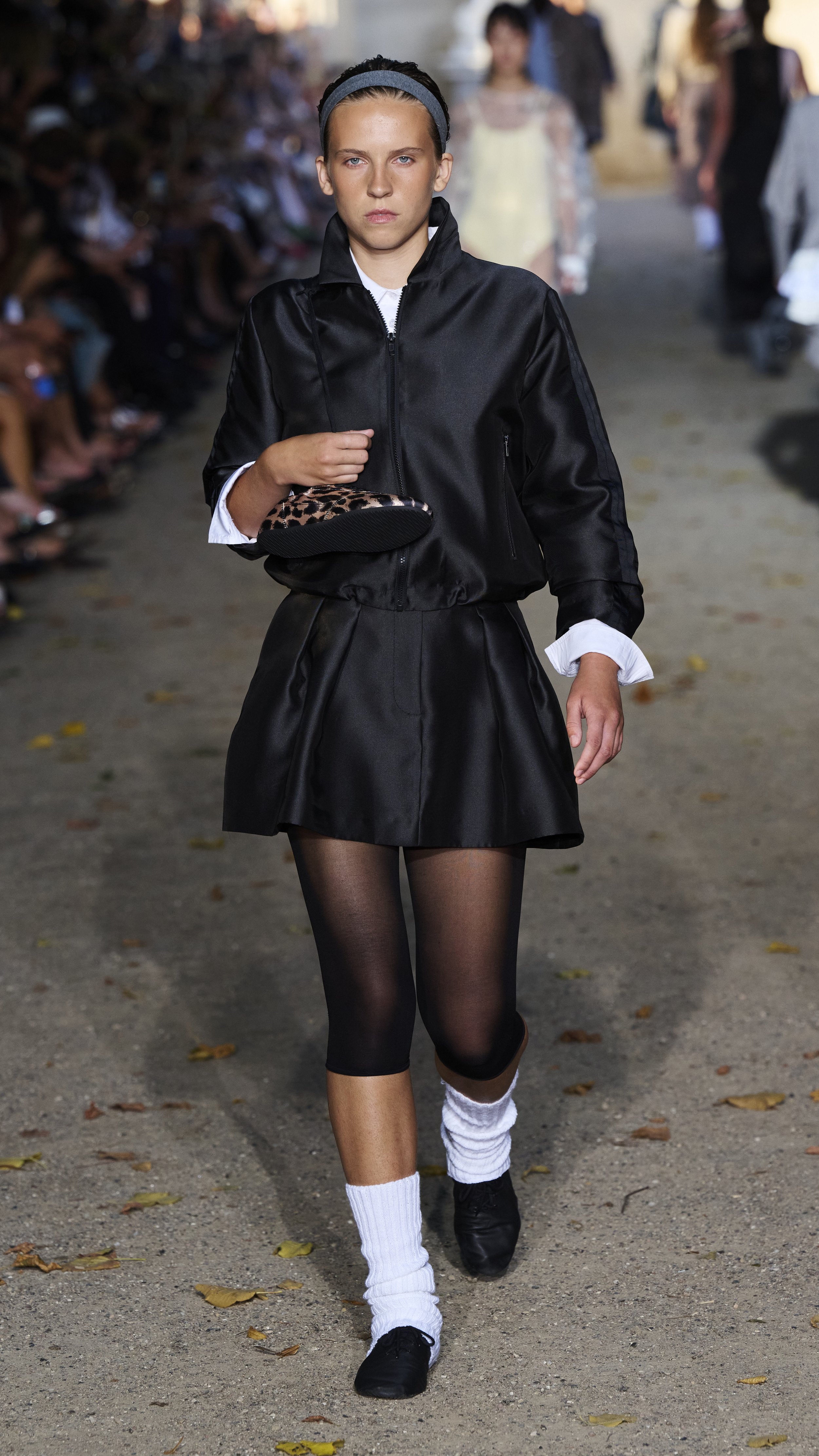 Look 17 of 30 Baum und Pferdgarten SS27.jpg