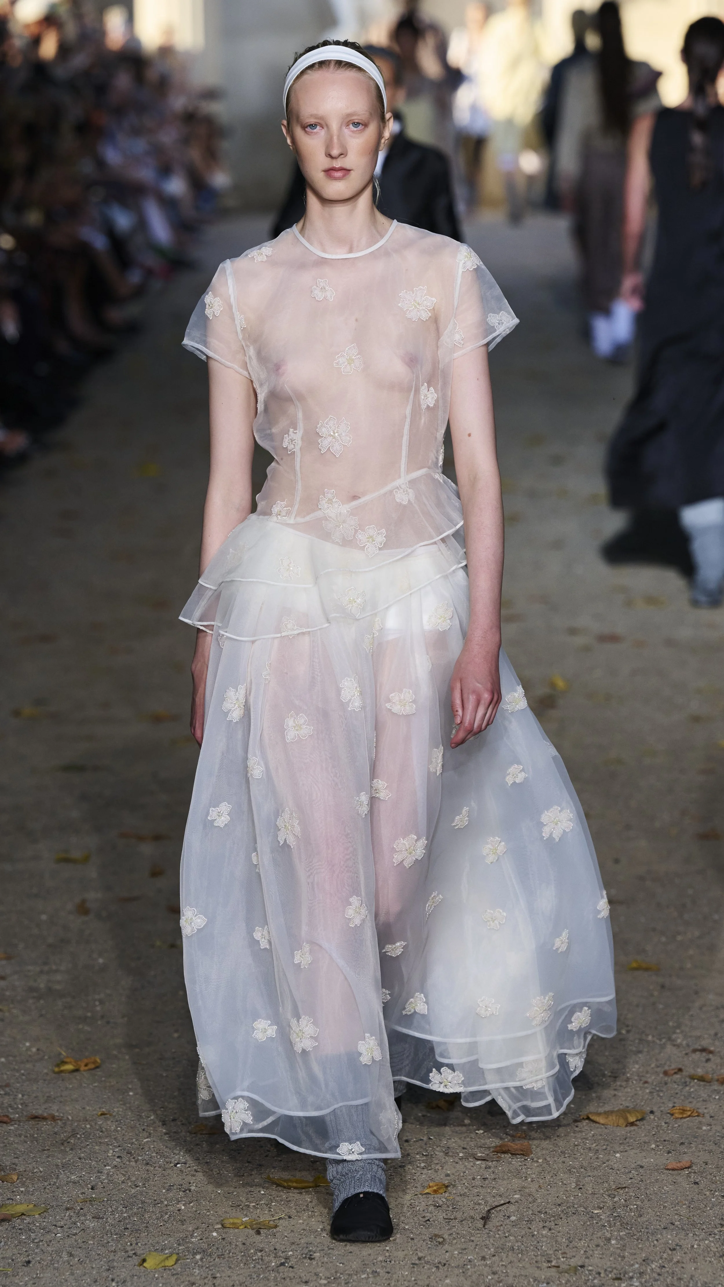 Look 16 of 30 Baum und Pferdgarten SS27.jpg