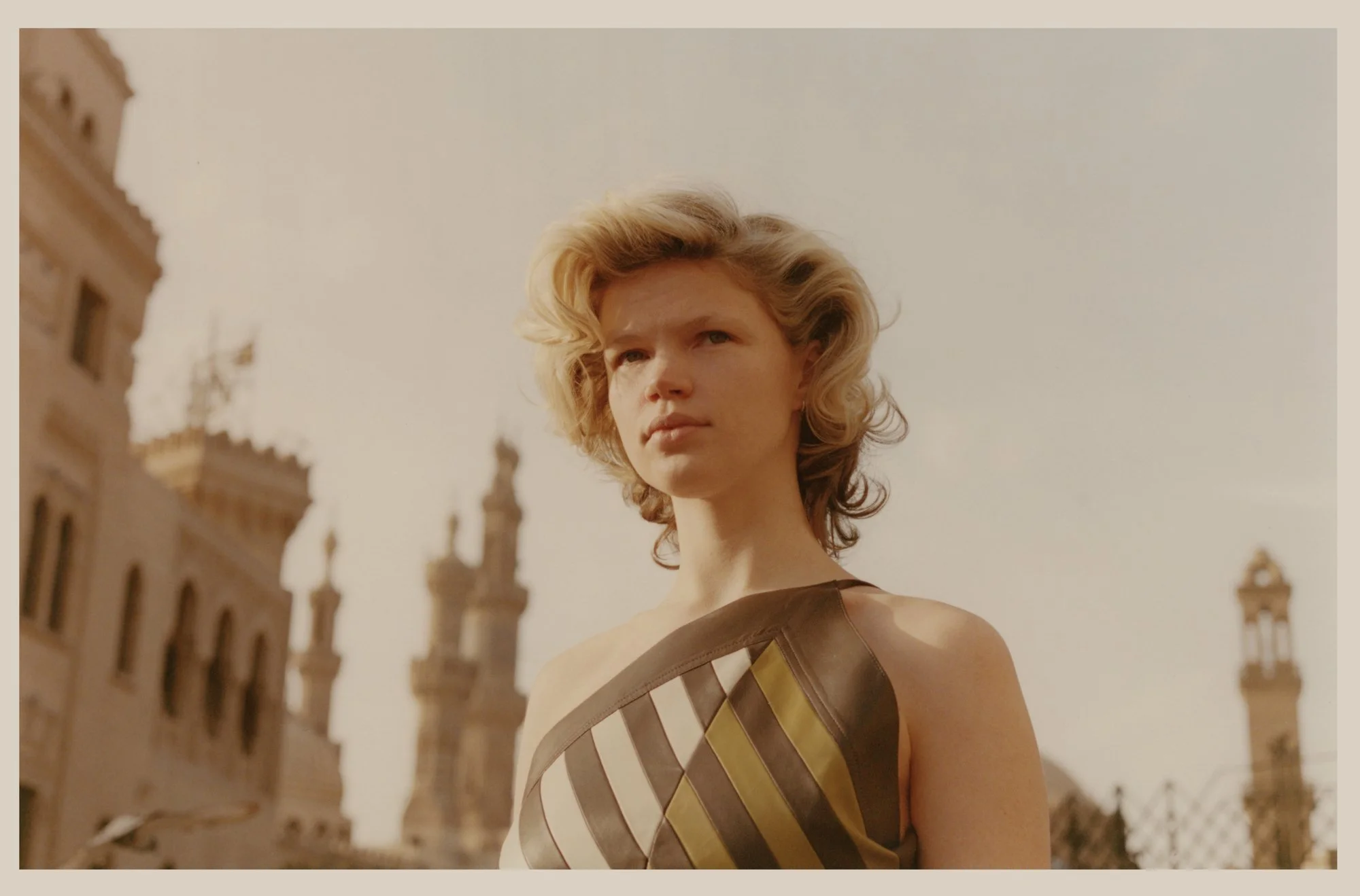 HANDPRINT_VOGUEPOLSKA_CAIRO33_LR.jpg