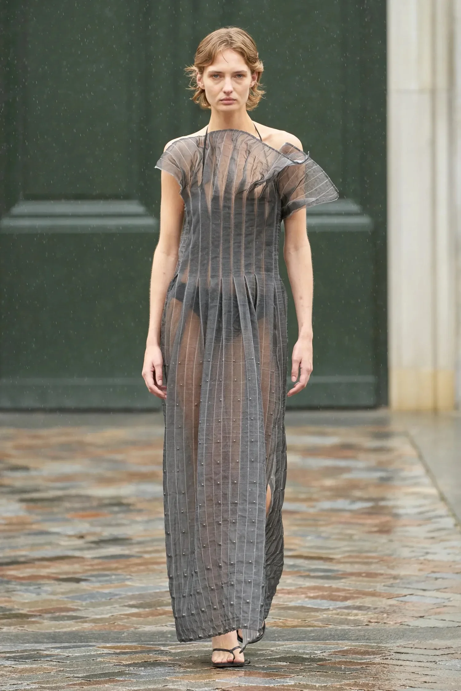 00005-a-roege-hove-spring-2024-ready-to-wear-copenhagen-credit-gorunway.webp