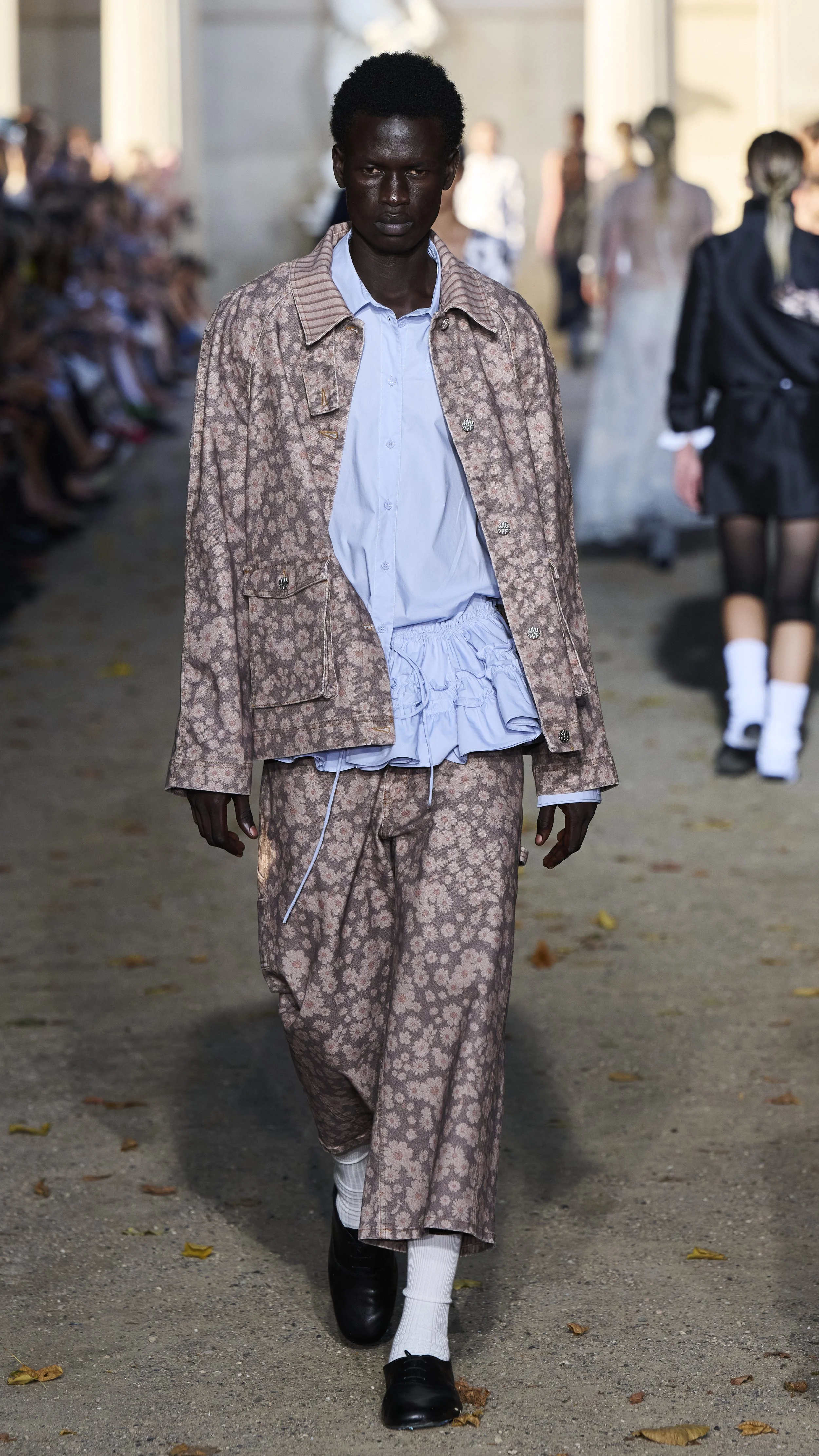 Look 19 of 30 Baum und Pferdgarten SS27.jpg