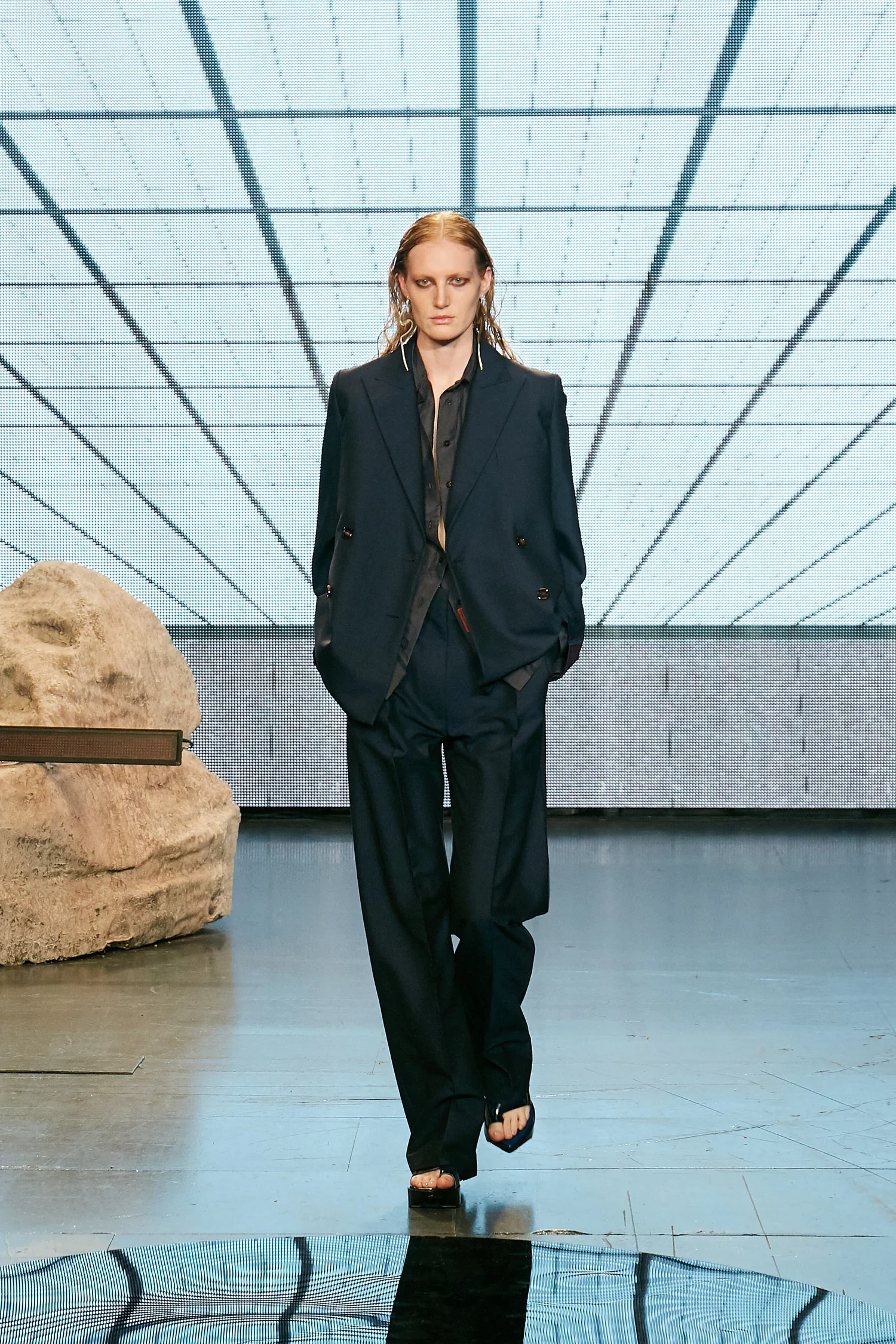 20210919_Eftychia_Front+of+House_look+18.webp