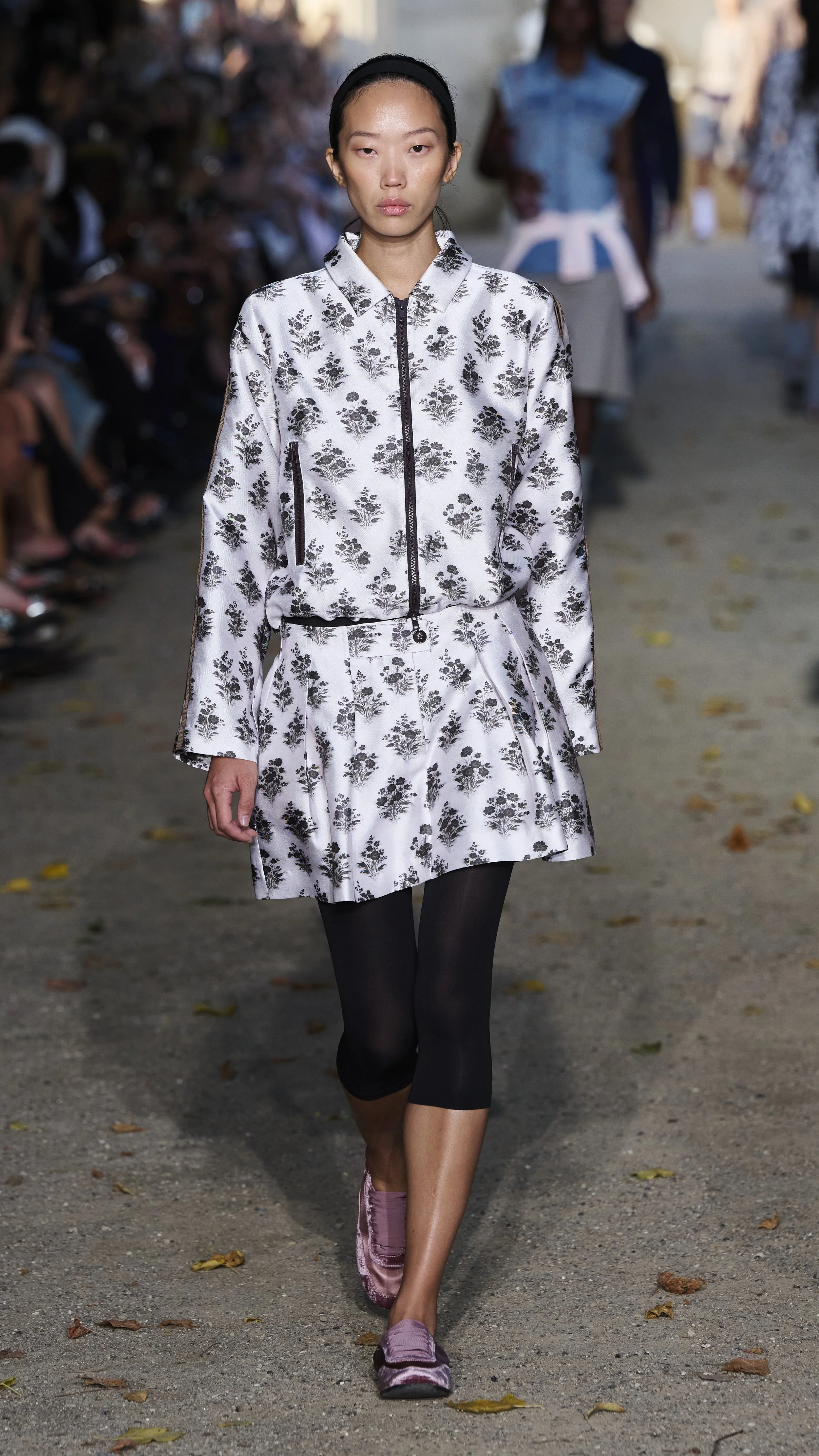Look 23 of 30 Baum und Pferdgarten SS27.jpg