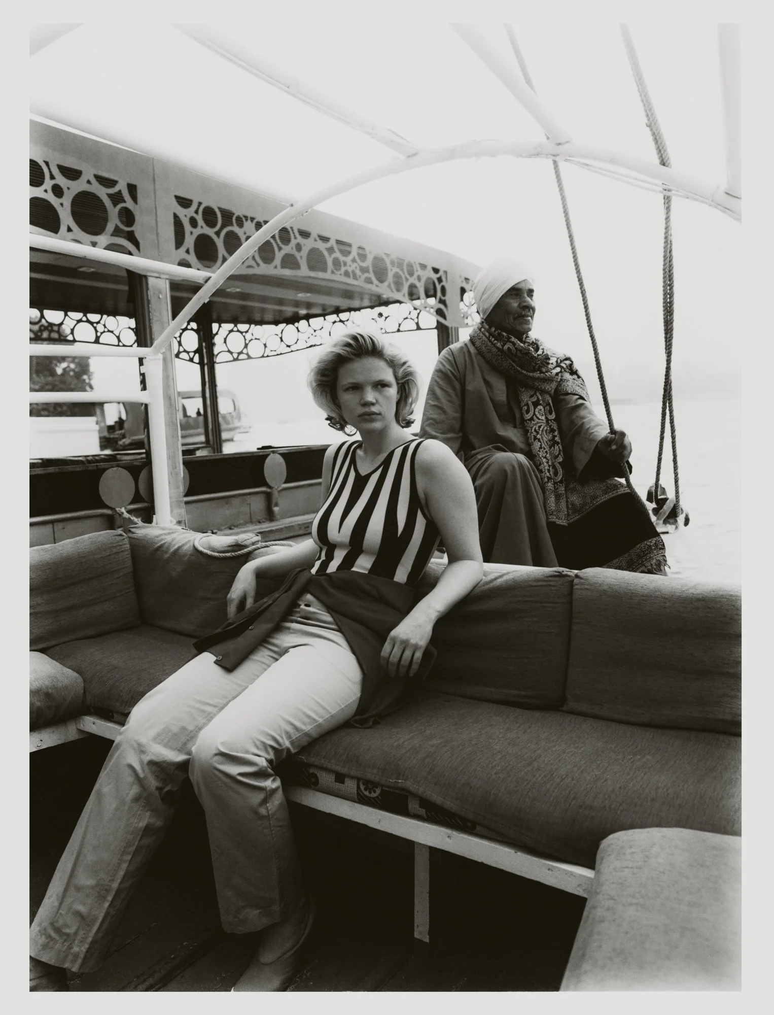 HANDPRINT_VOGUEPOLSKA_CAIRO93-2_LR.jpg