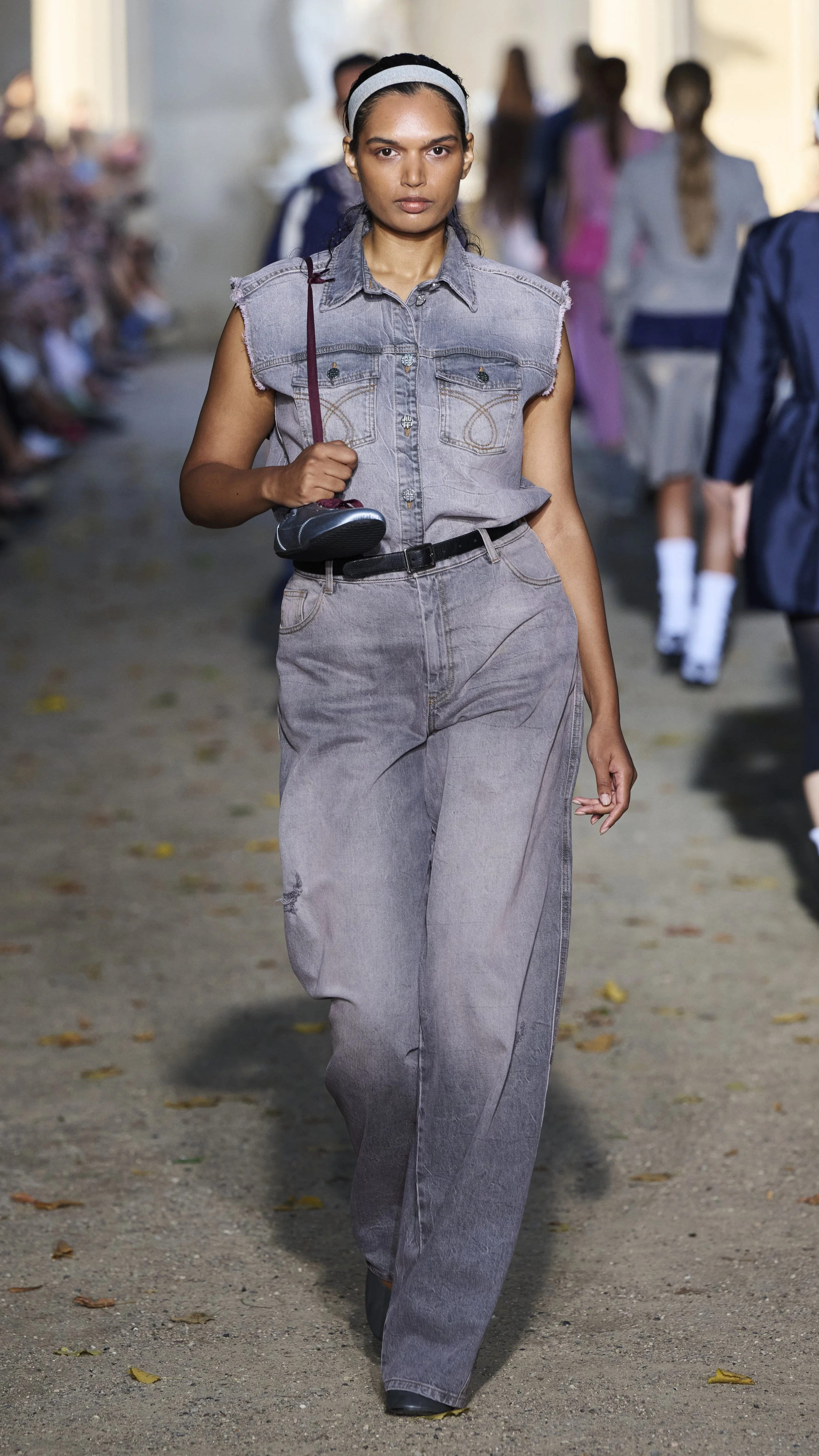 Look 29 of 30 Baum und Pferdgarten SS27.jpg