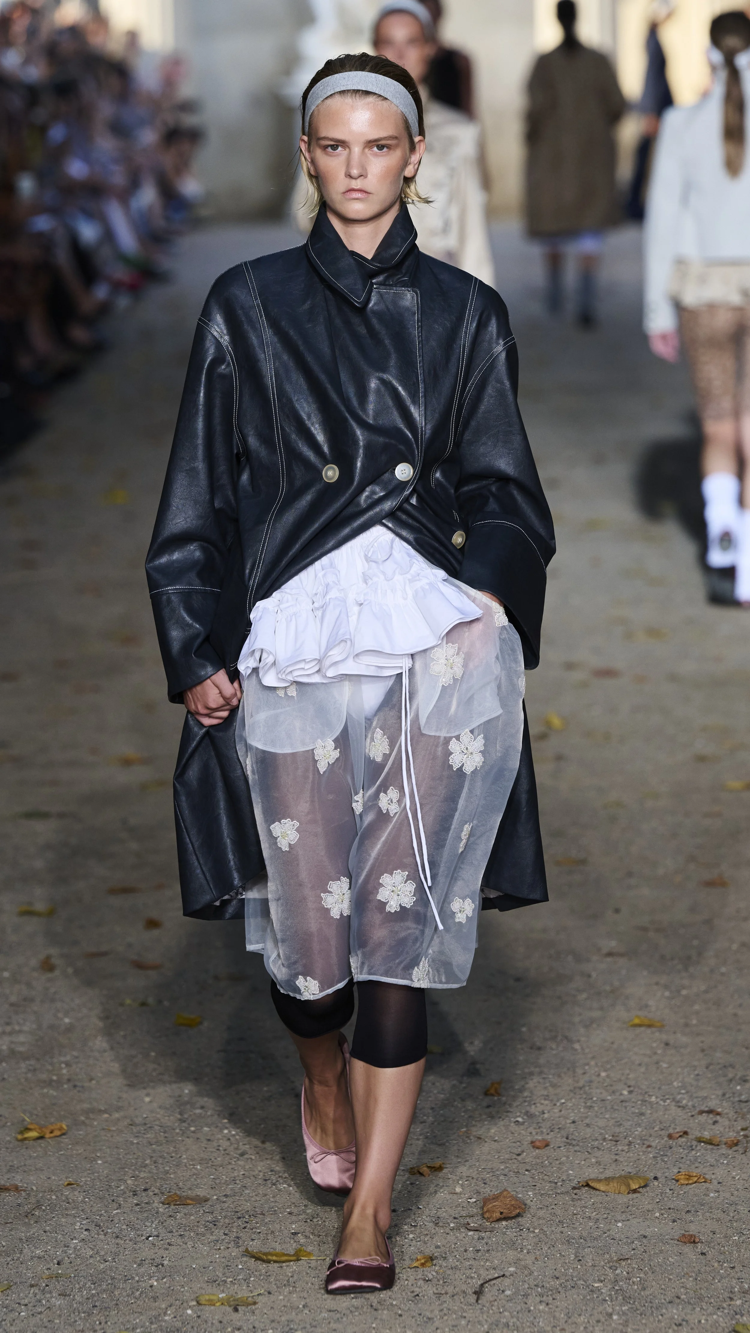 Look 12 of 30 Baum und Pferdgarten SS27.jpg