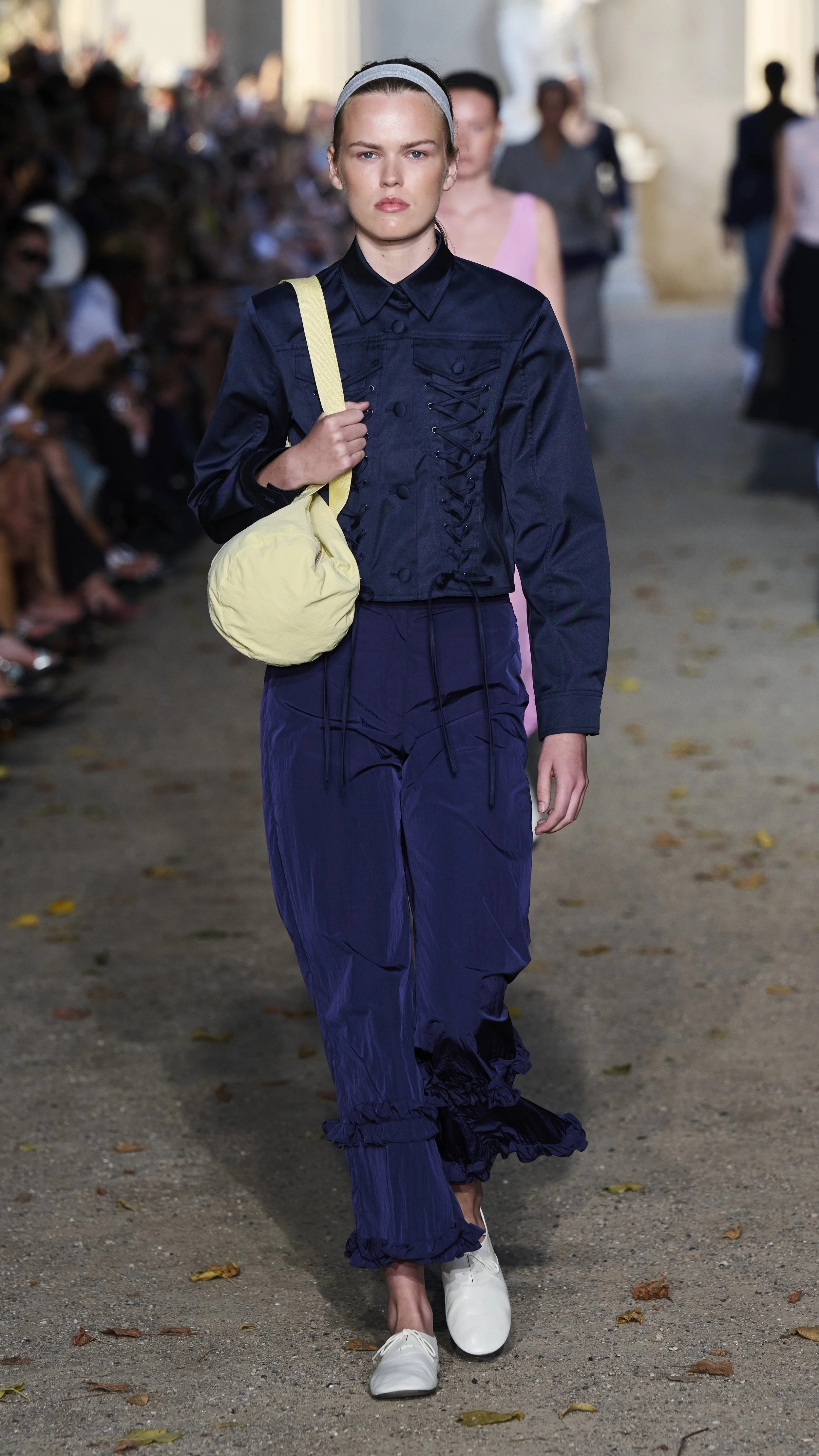 Look 25 of 30 Baum und Pferdgarten SS27.jpg