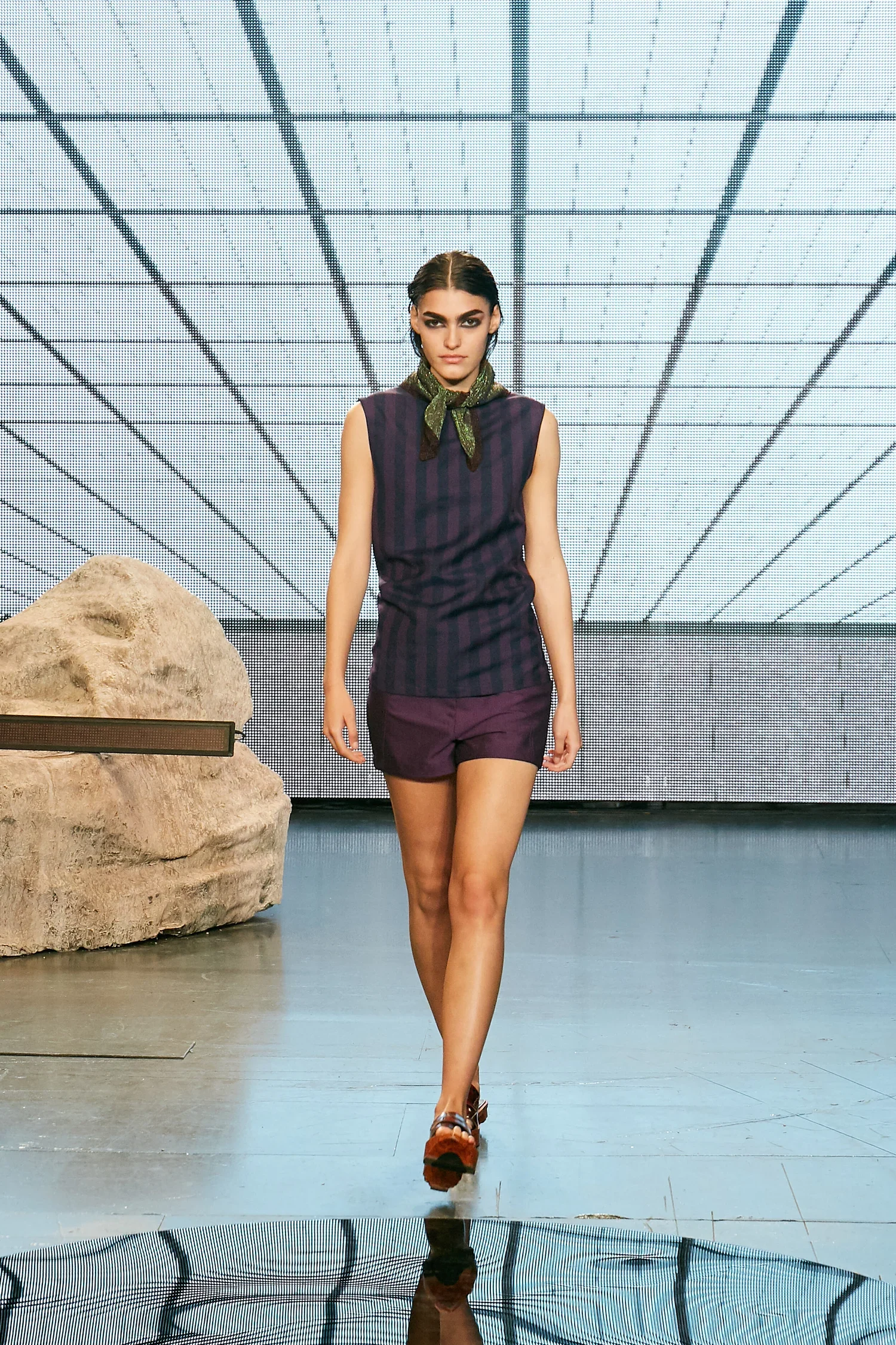 20210919_Eftychia_Front+of+House_look+11.webp