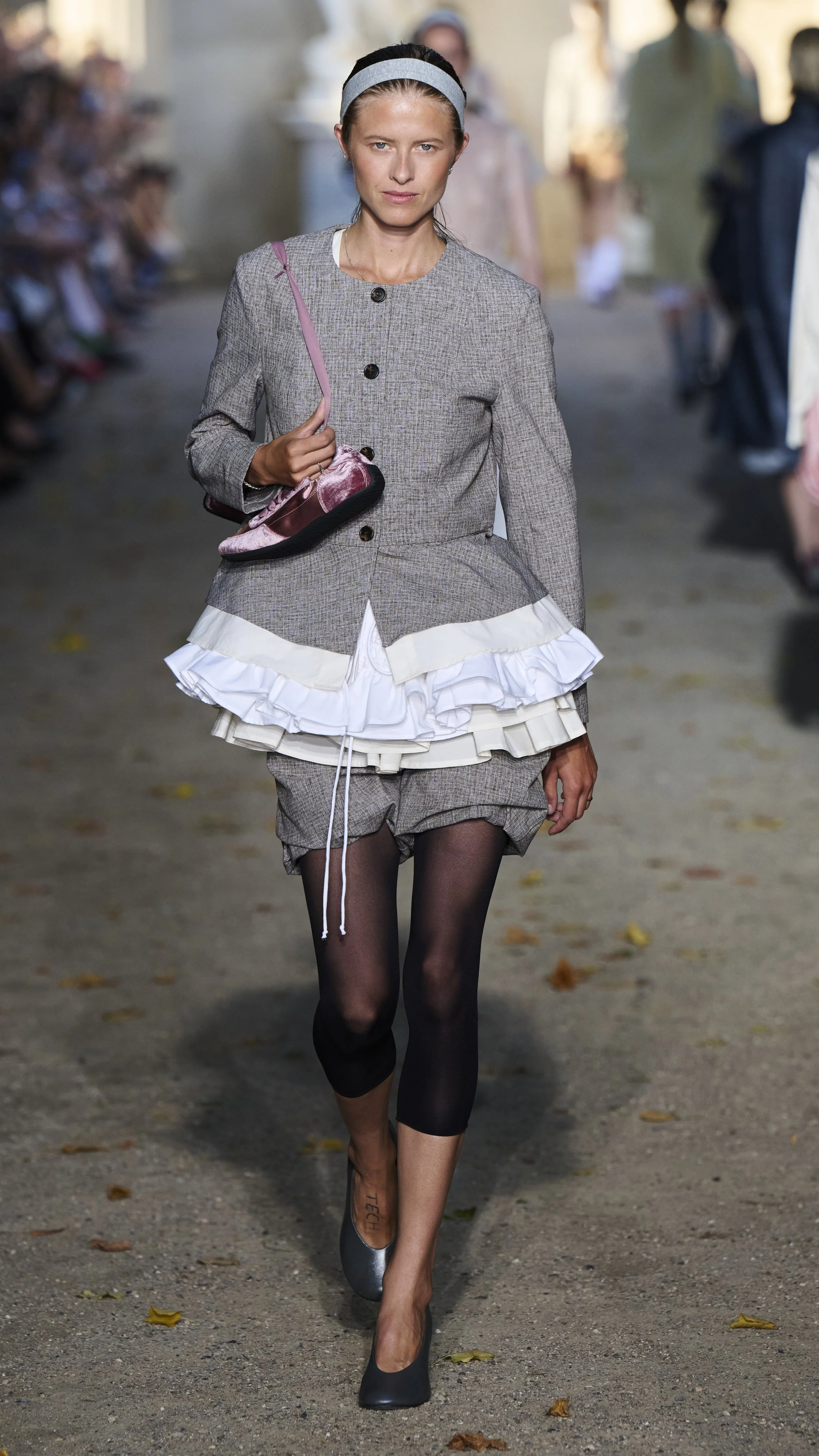 Look 15 of 30 Baum und Pferdgarten SS27.jpg