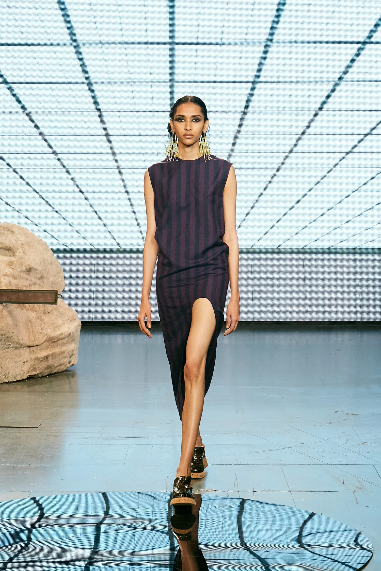 20210919_Eftychia_Front+of+House_look+17.webp