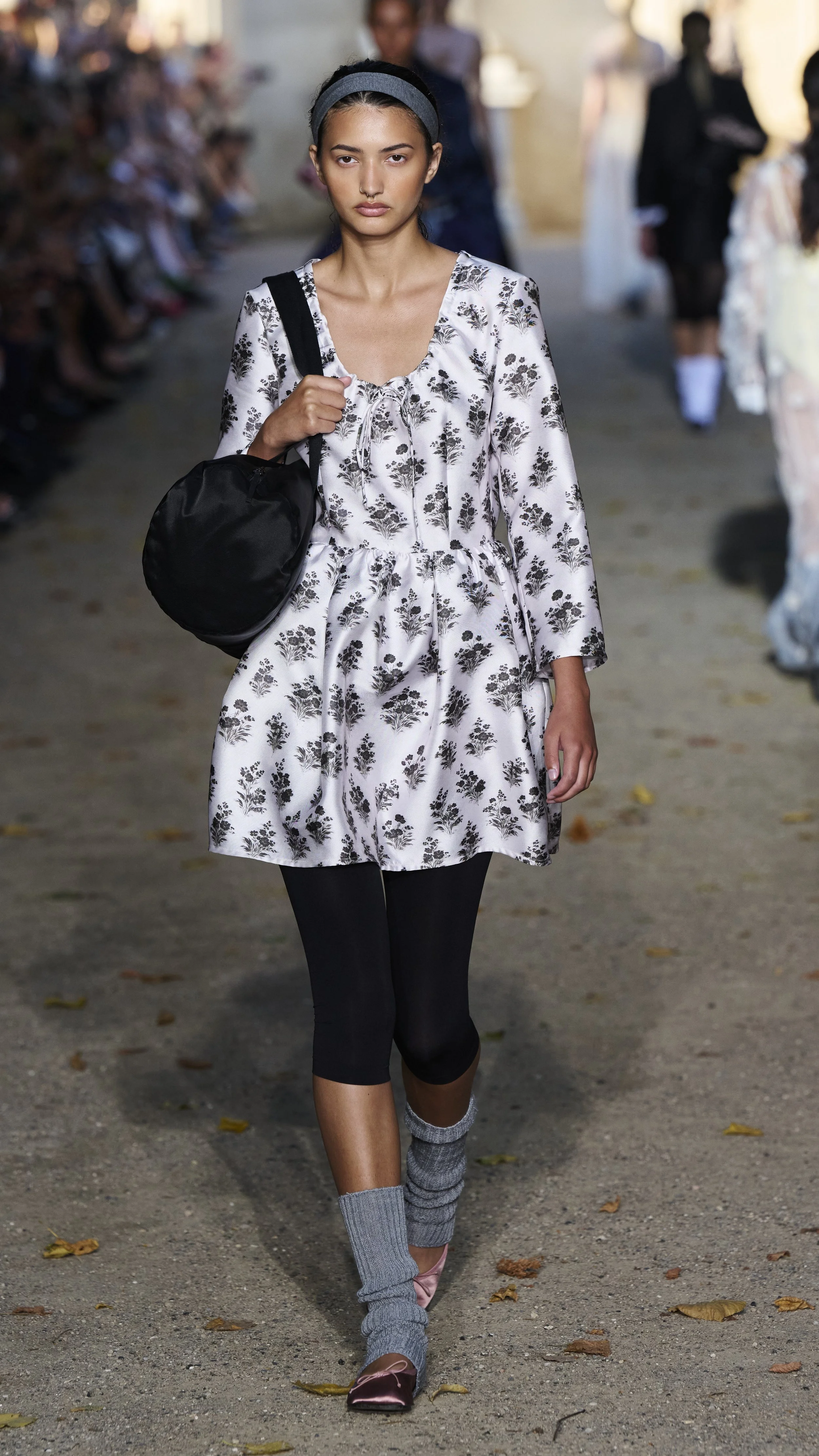 Look 20 of 30 Baum und Pferdgarten SS27.jpg