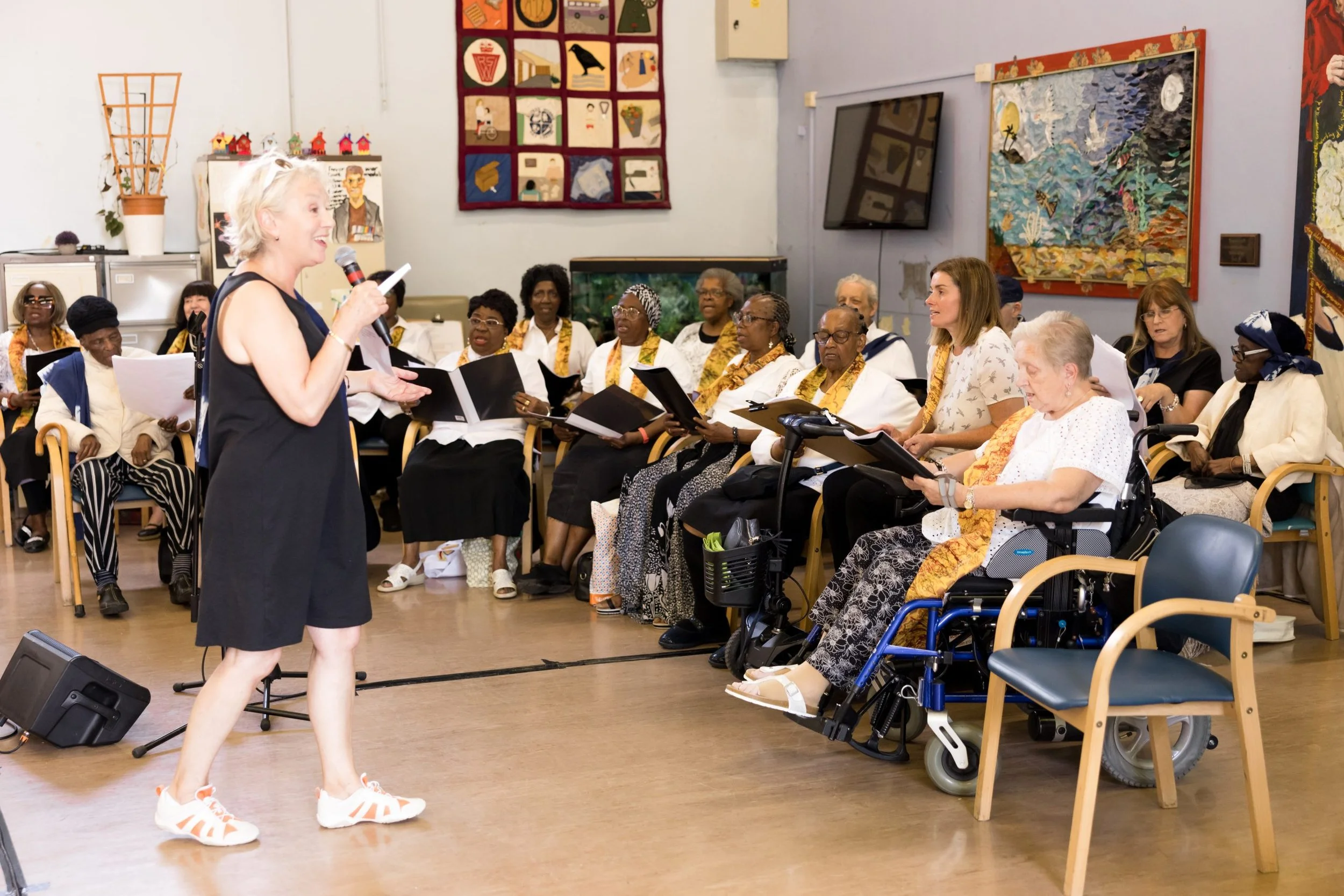 Entelechy-Tea-Dance-11-7-23-image-Roswitha-Chesher-HR-116-scaled.jpg