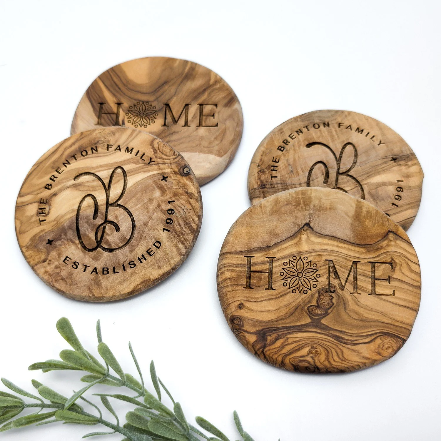 coaster_set_anniversary_olive_wood.jpg