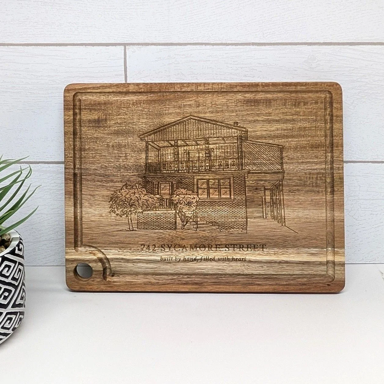 signature_home_sketch_cutting_board_acacai.jpg