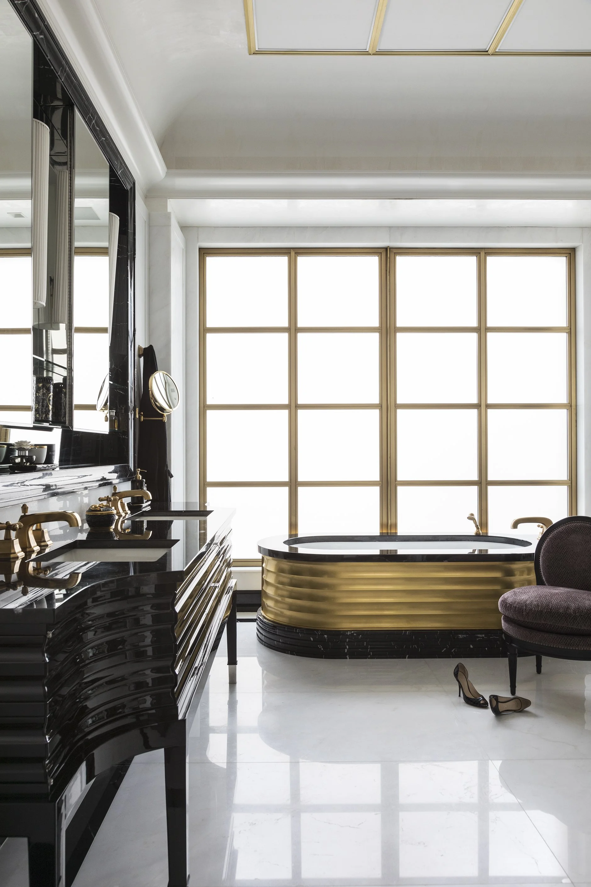new-york-townhouse-primary-bath.jpg