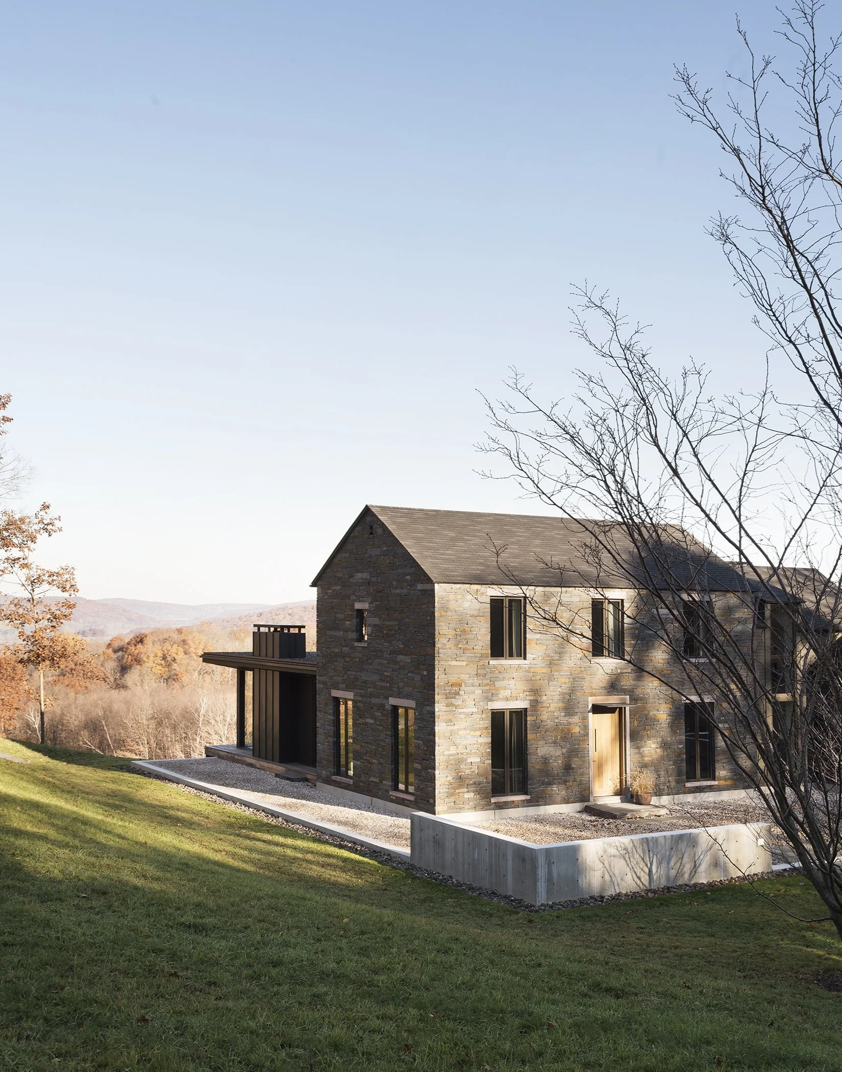 hudson-valley-estate-exterior-02.jpg