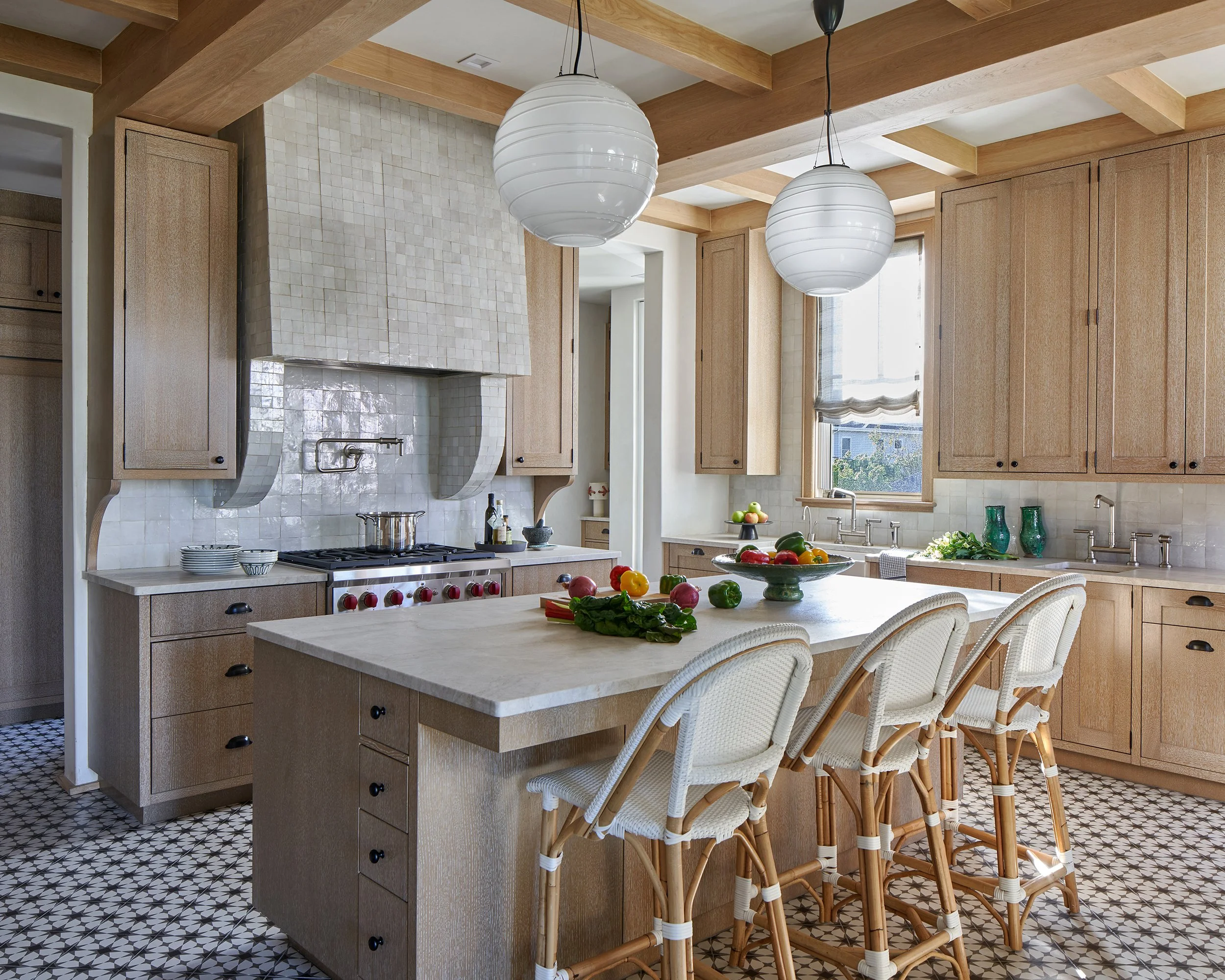 oceanfront-villa-kitchen-02.jpg