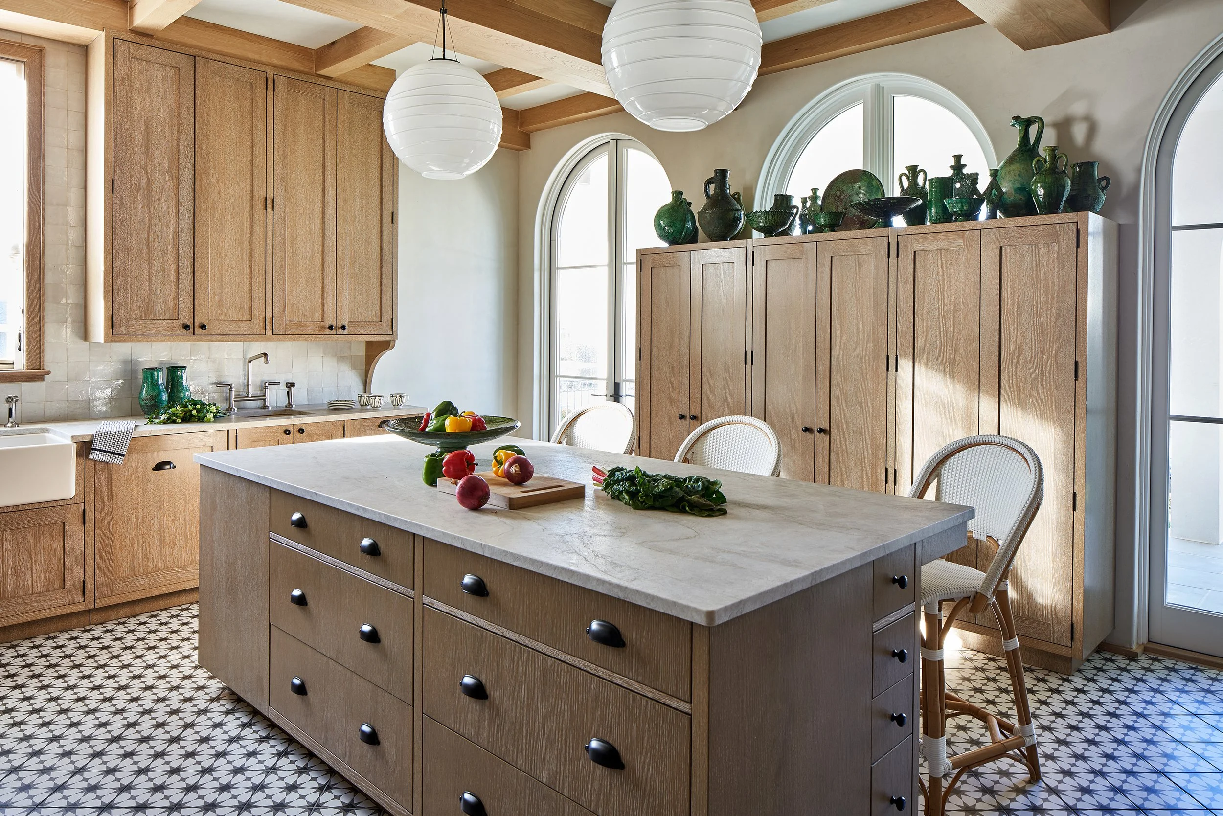 oceanfront-villa-kitchen-01.jpg