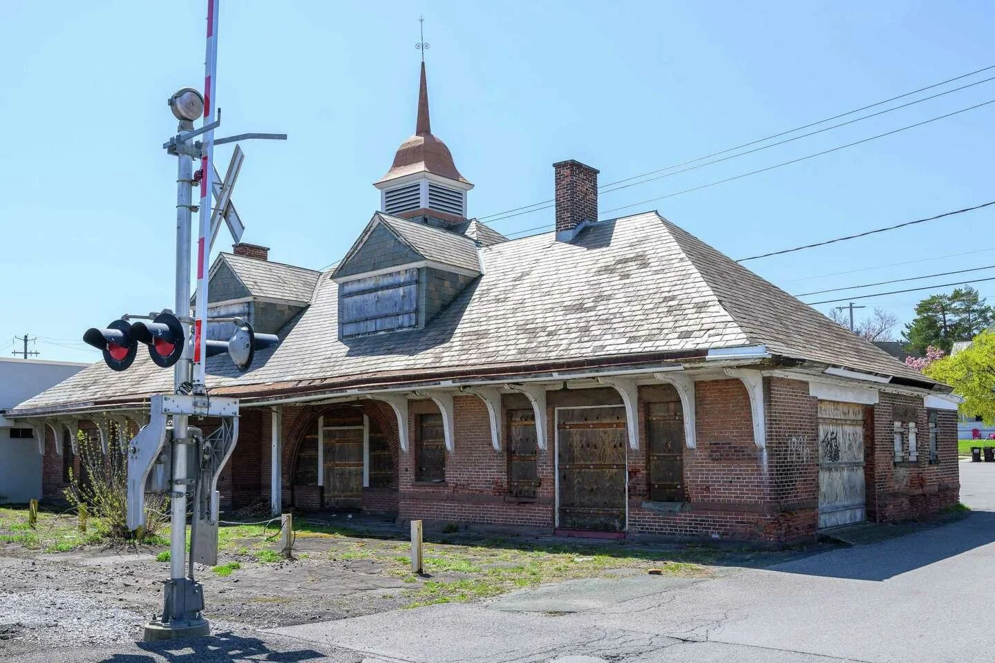 A photo of the abandoned city train station.