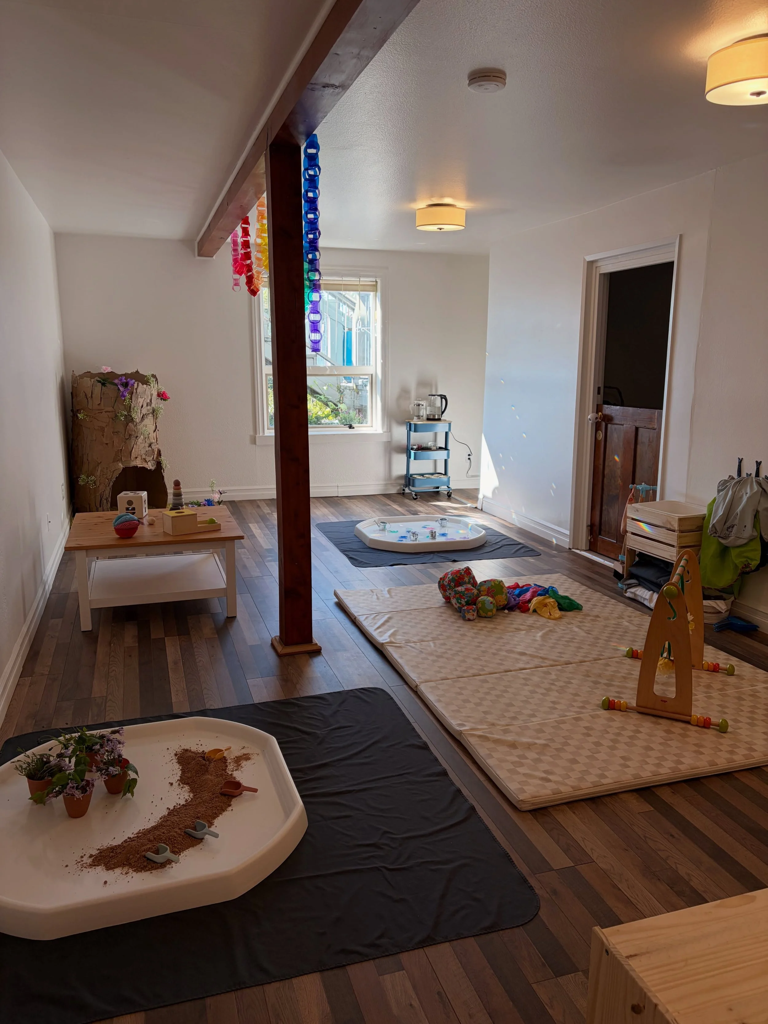 This morning is Scribbles&rsquo; inaugural Baby Sensory Play class! Each session will feature a water station and a simple, taste-safe dry sensory station, as well as a mat for tummy time, some toys, and complimentary coffee and tea for parents. We h