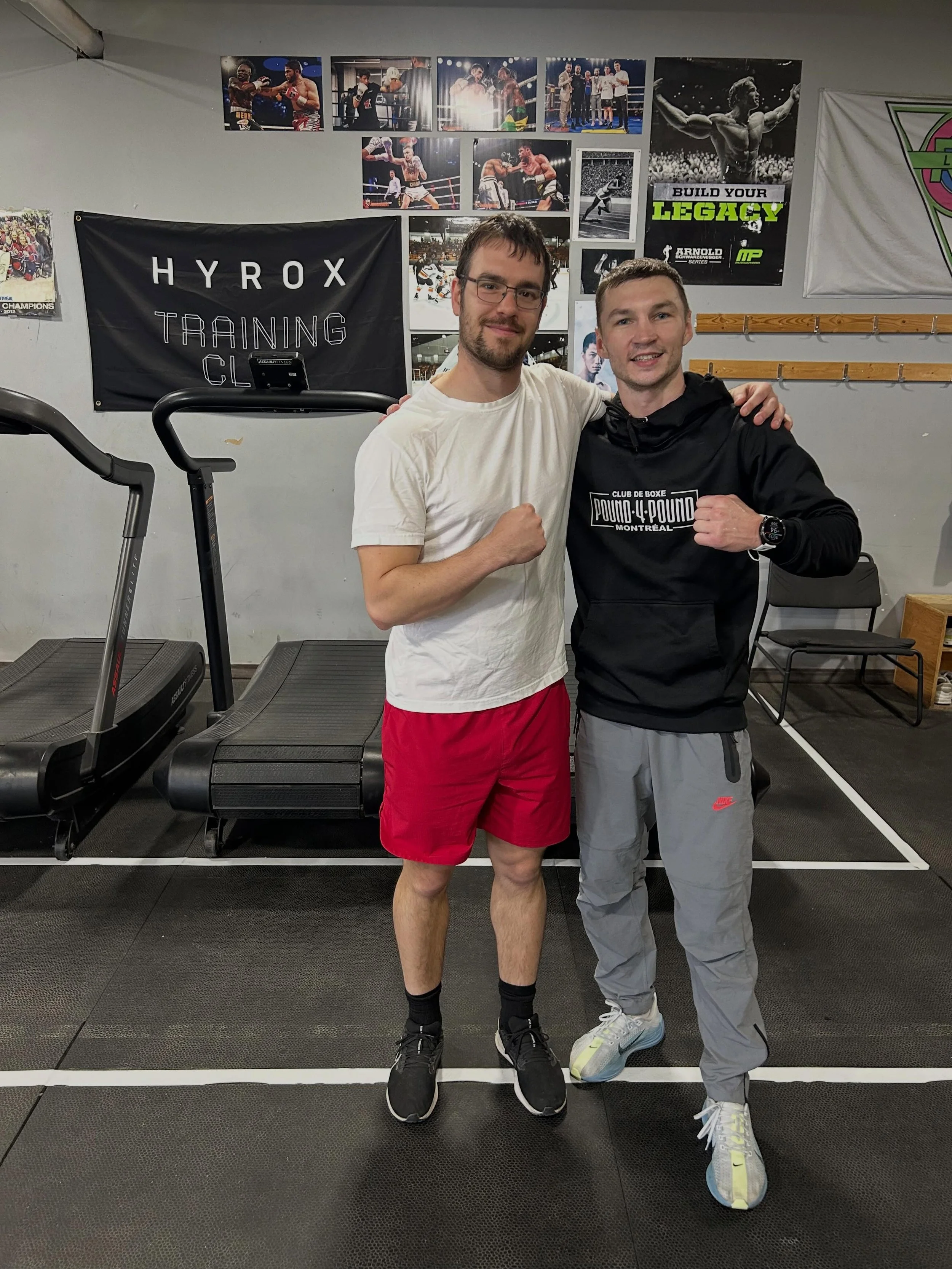 Un autre combat ce soir! 
Le plus s&eacute;rieux, mais aussi le plus souriant! 
Toujours un plaisir de faire la pr&eacute;paration physique avec @dzmitry_asanau